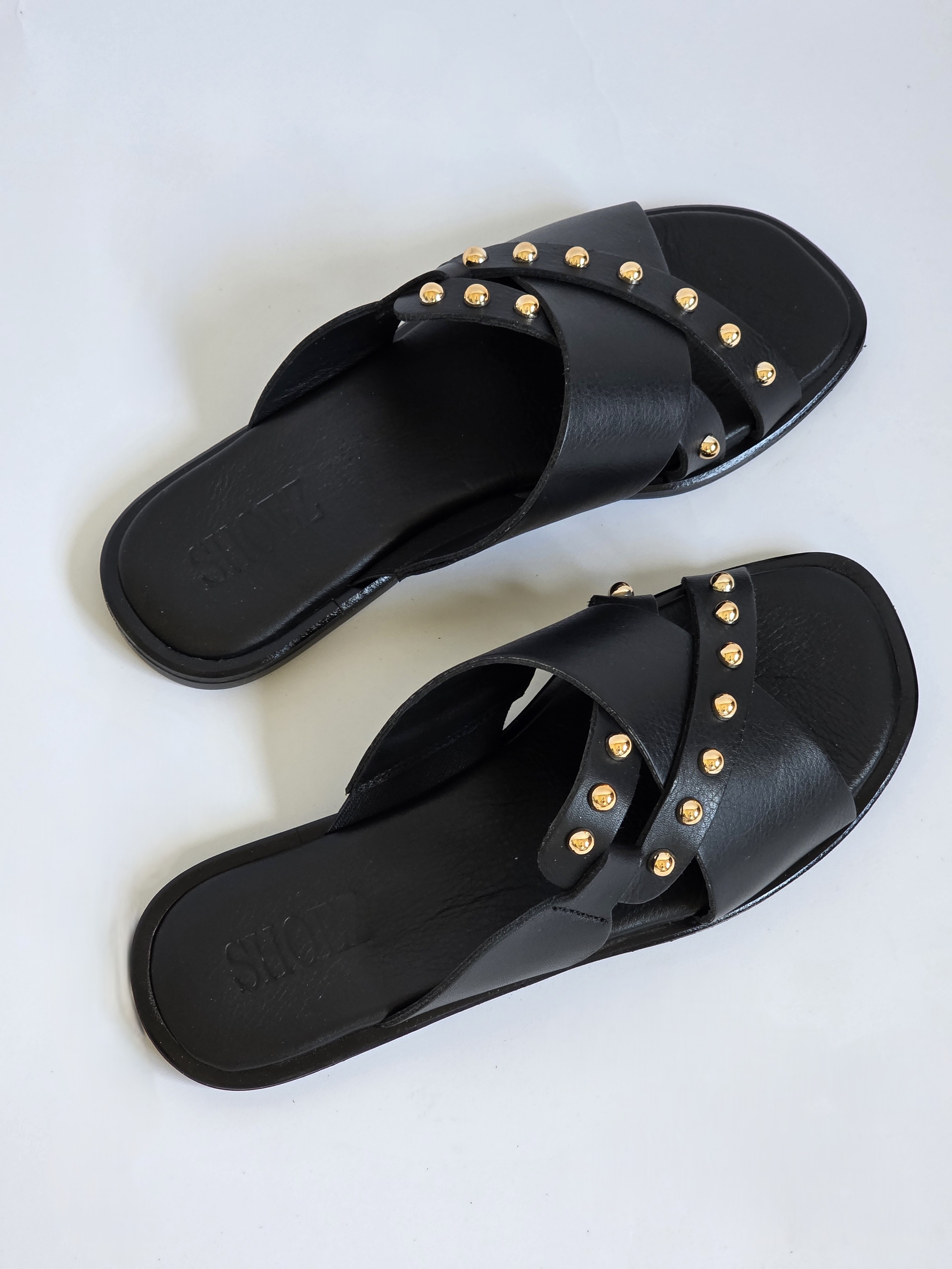 Laguna Black