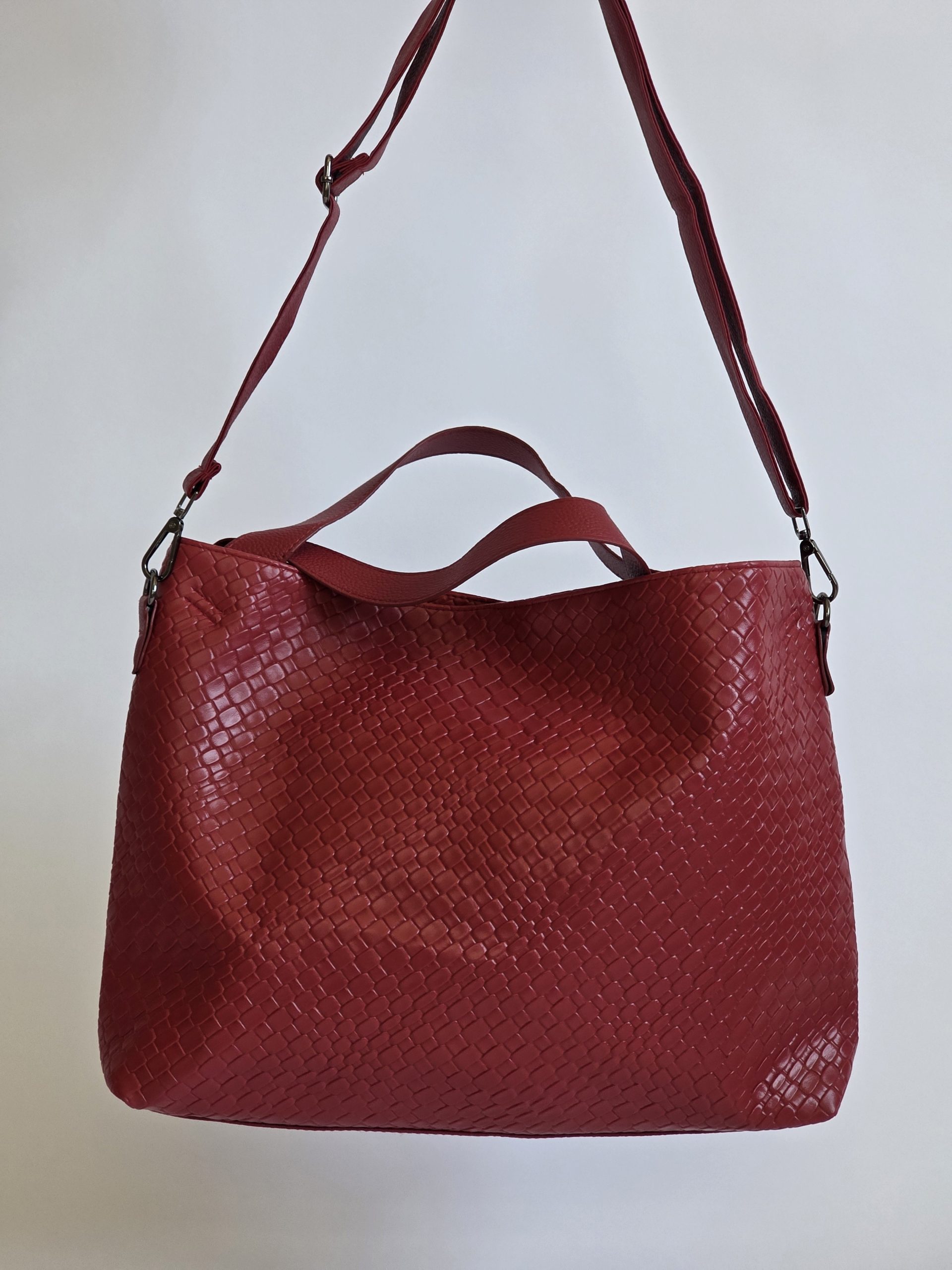תיק גדול קלוע Cherry