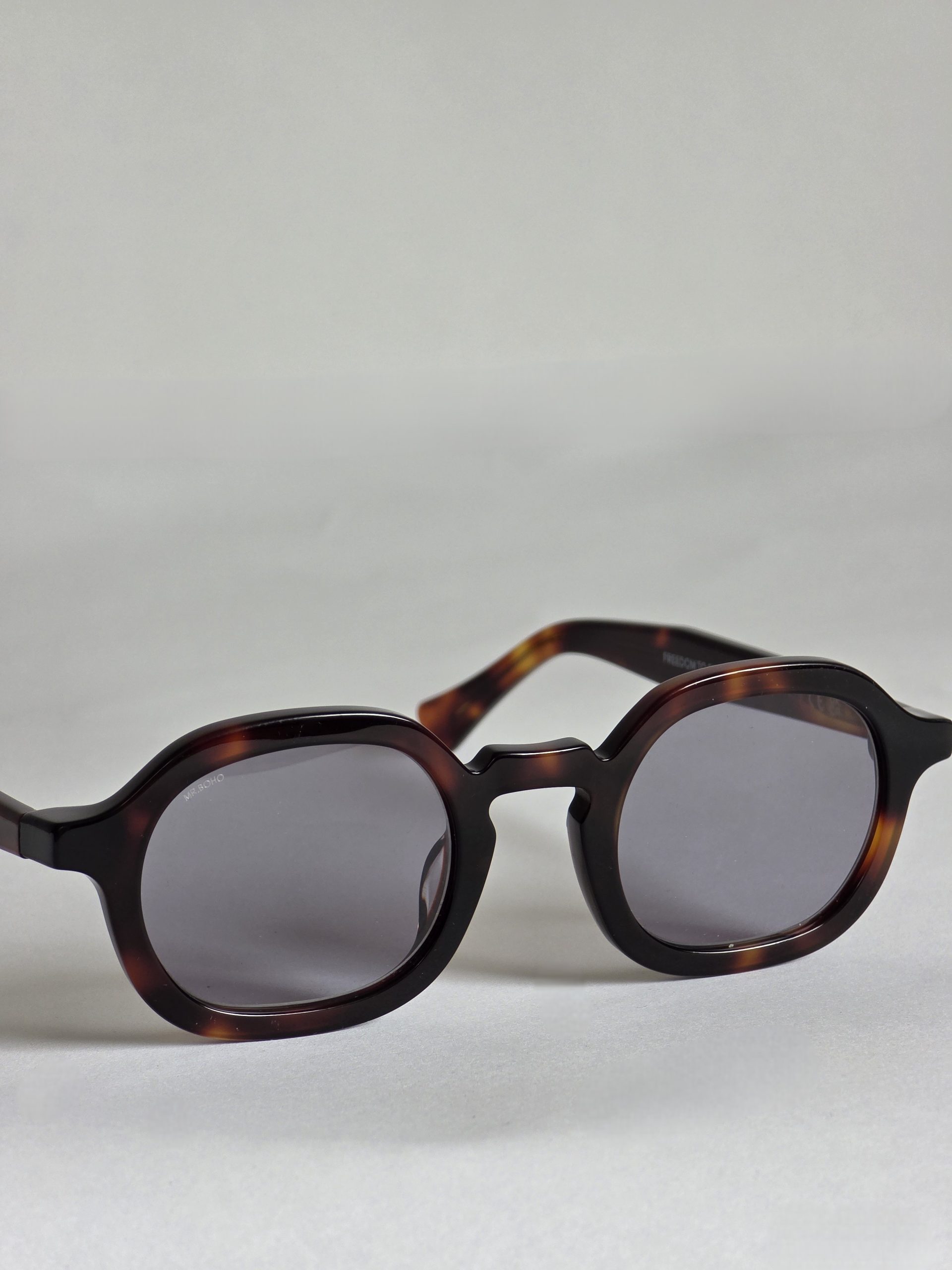 Prisma – Elpatio Walnut