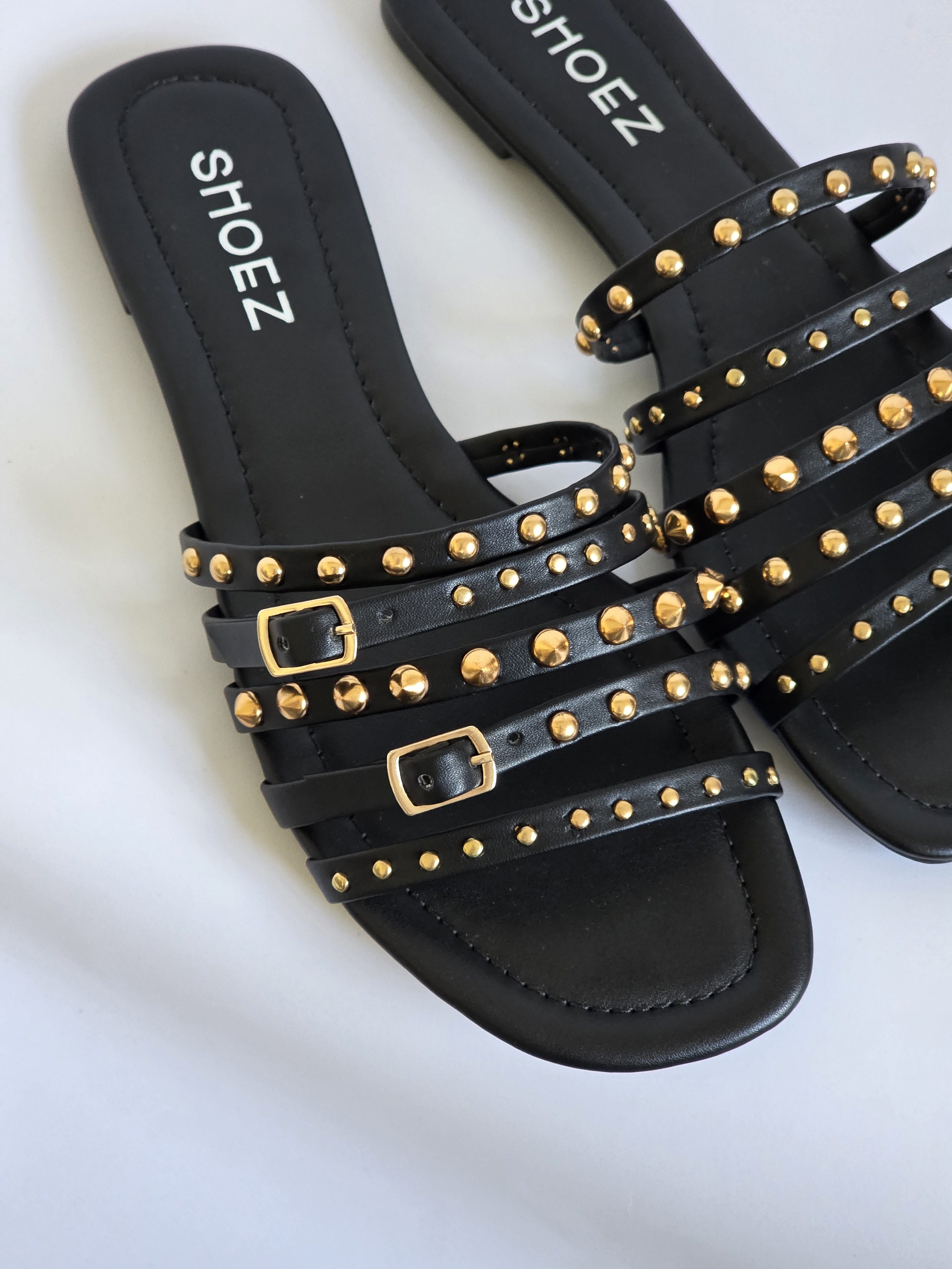 Amaia Black Pre-Order
