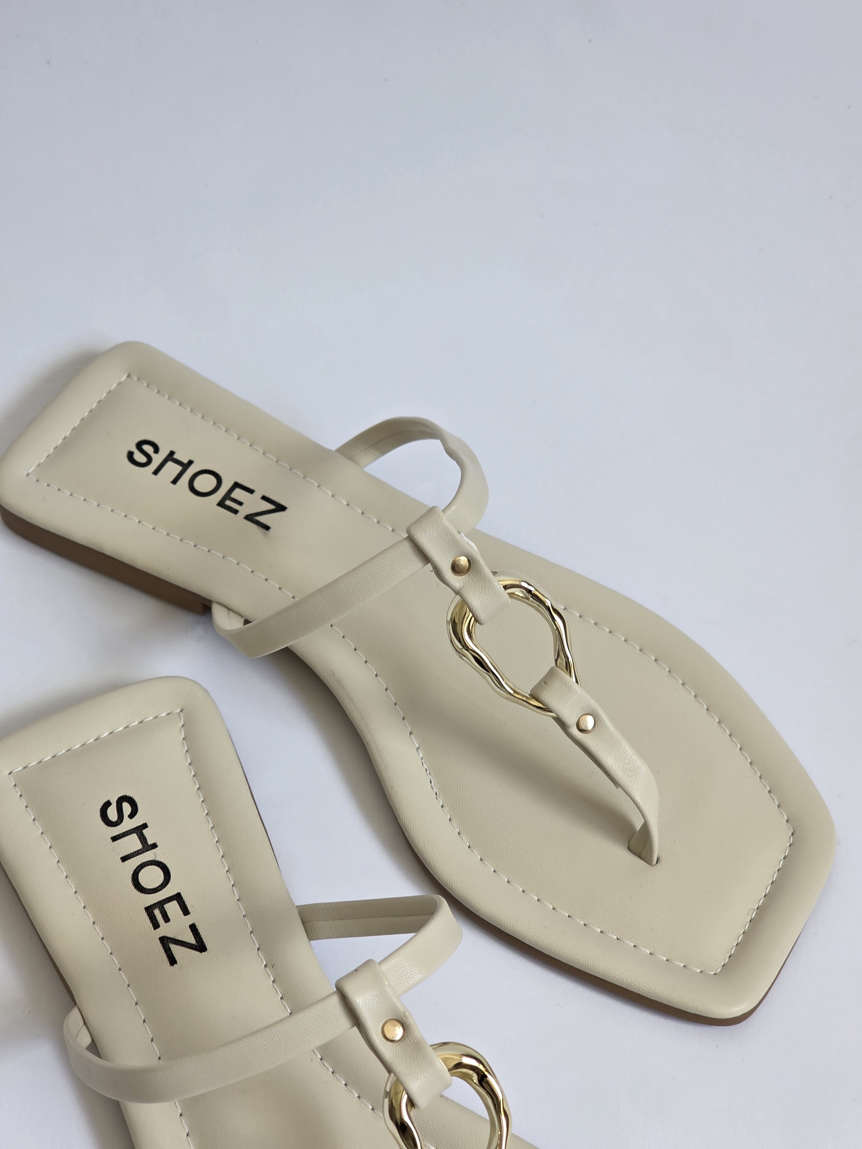Lorie Cream Pre-Order