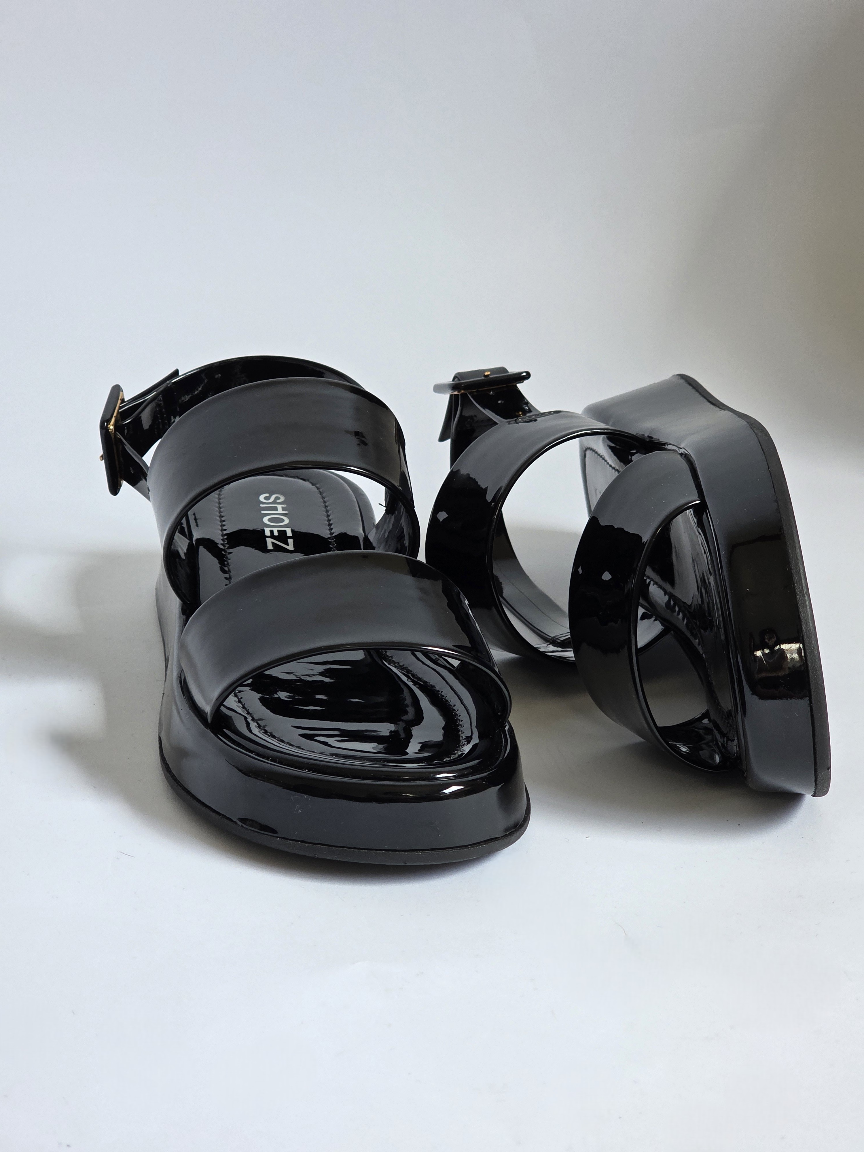 Brisa Black Pre Order