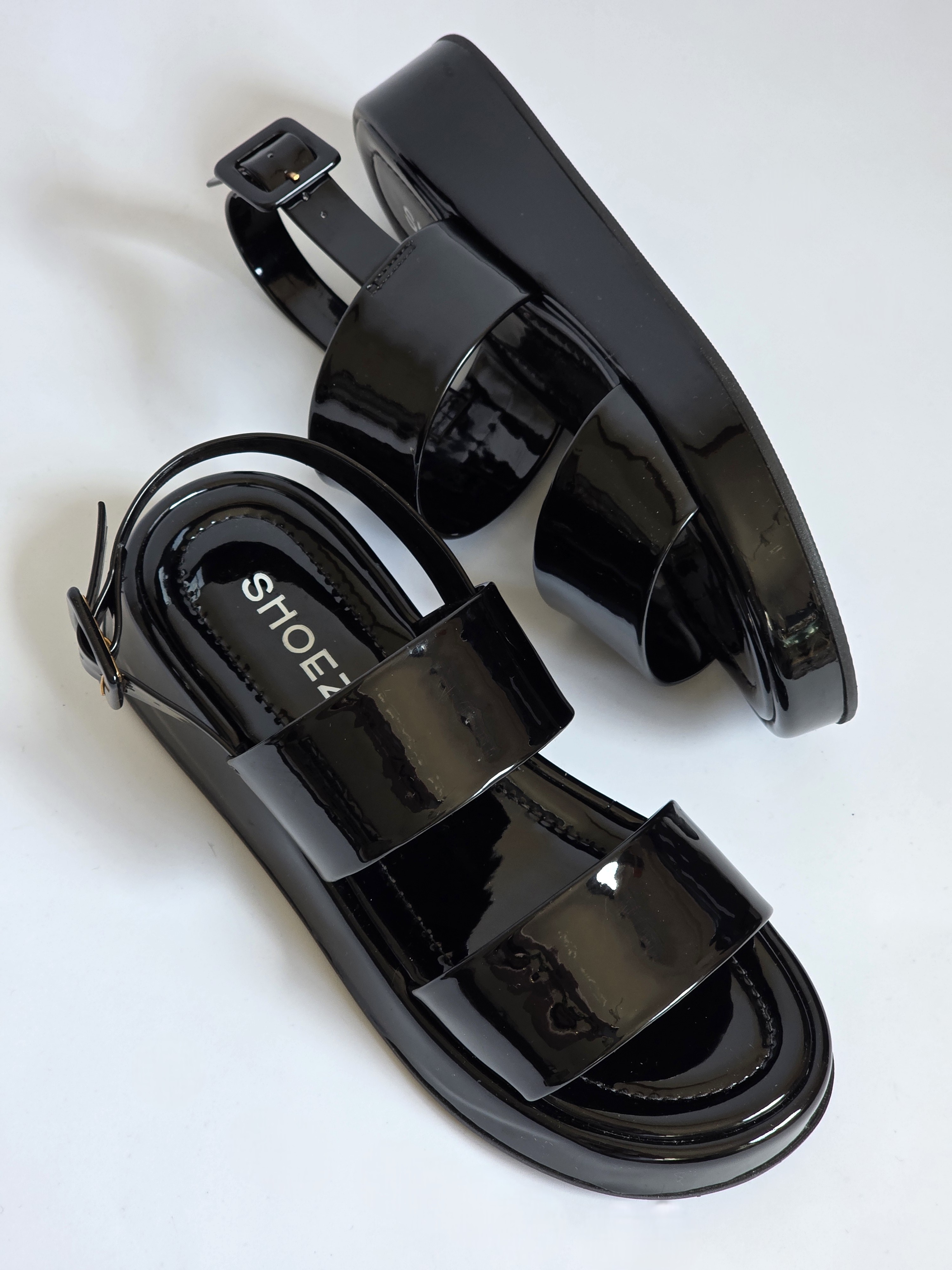 Brisa Black Pre Order