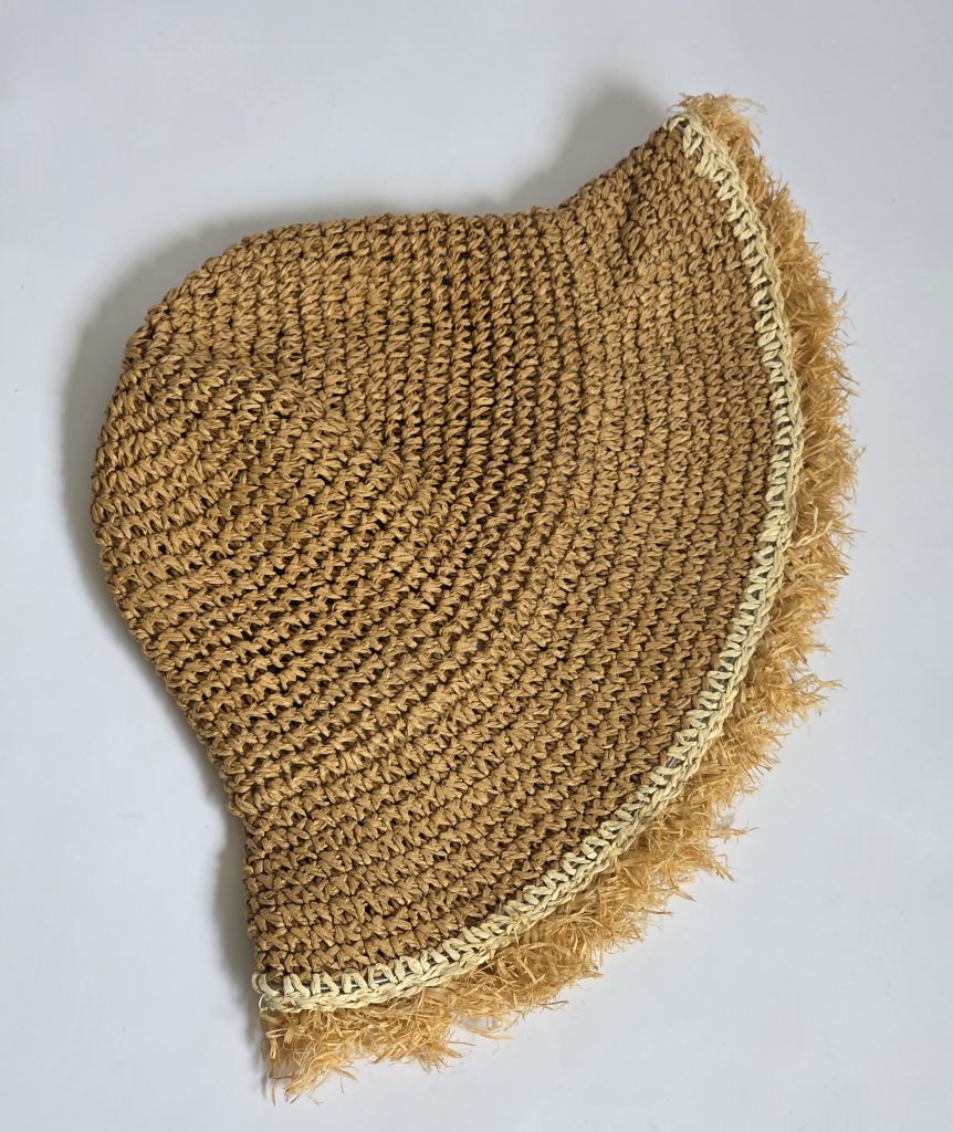 כובע קש Bucket
