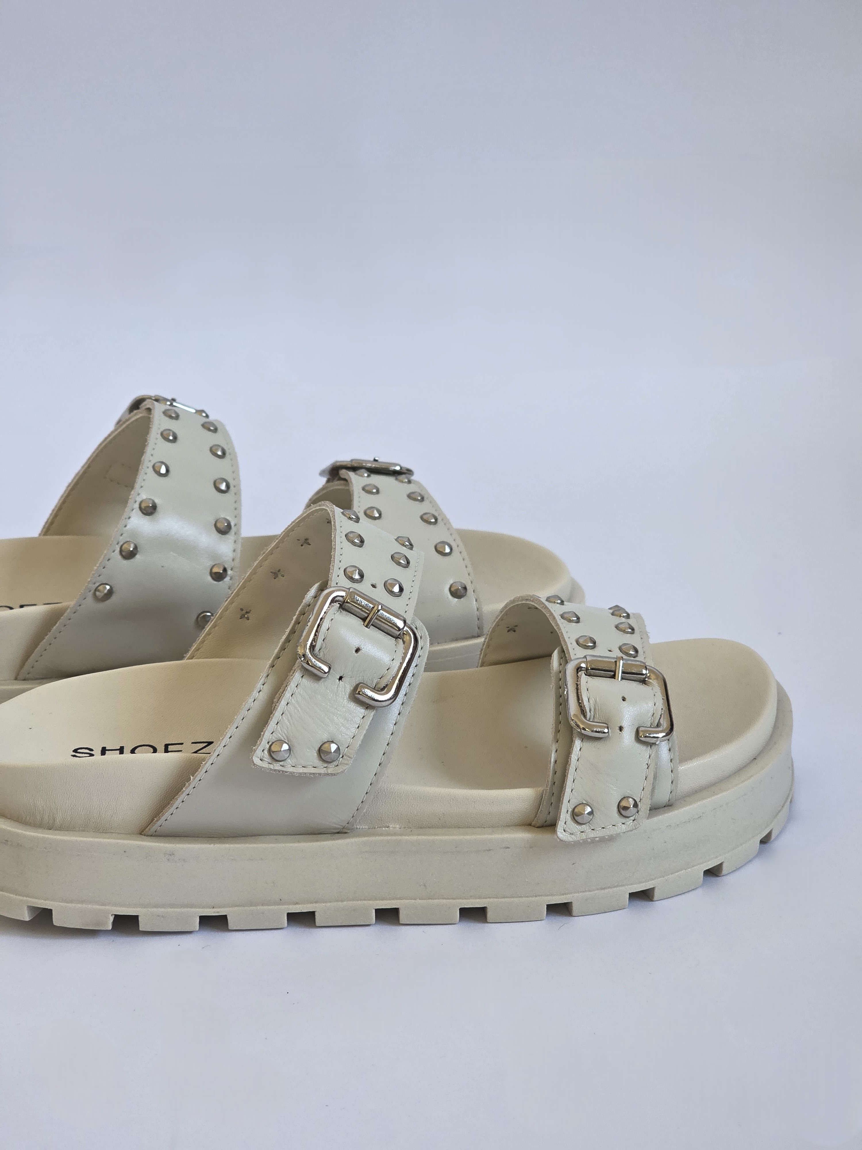 Bindy Off-White