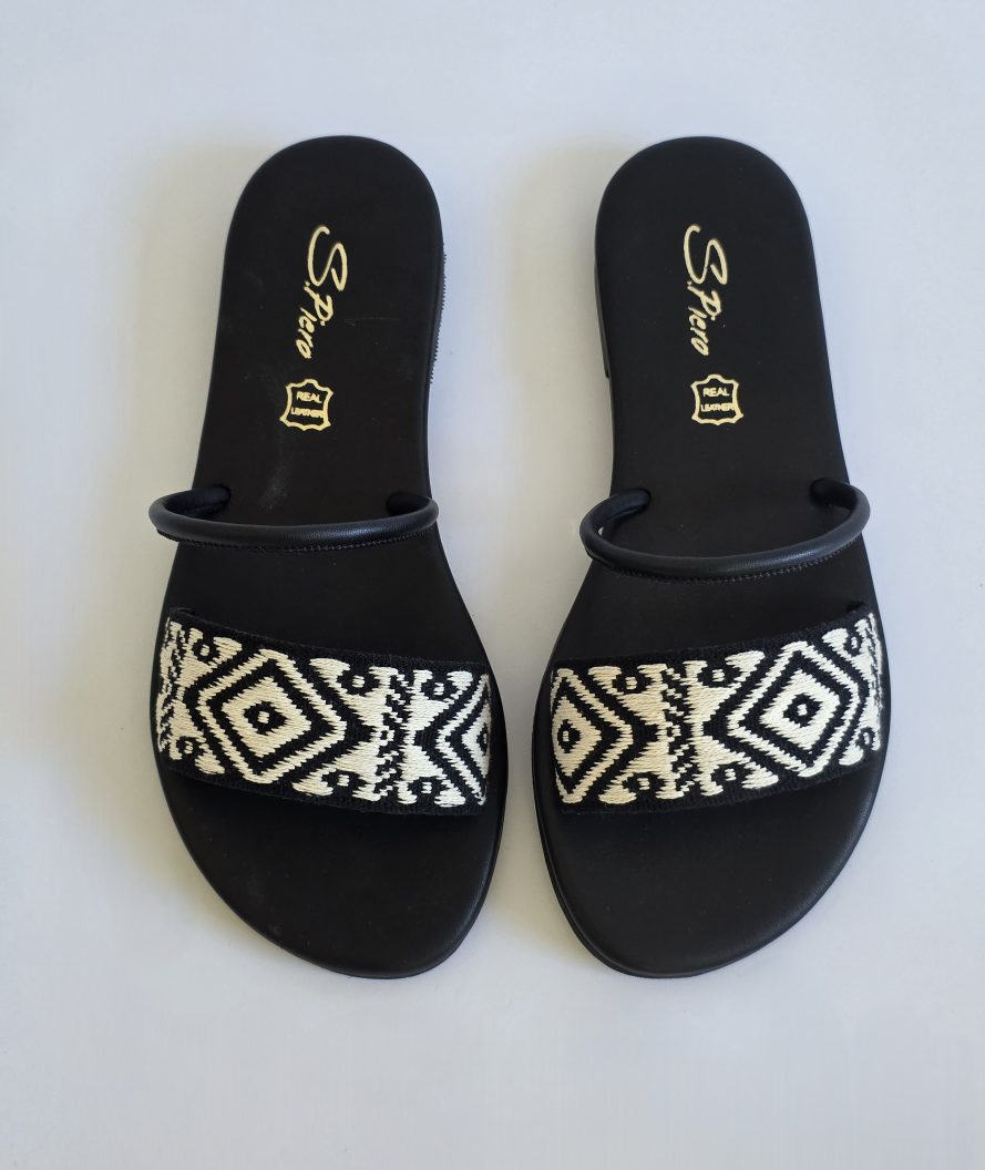 Gaia Black