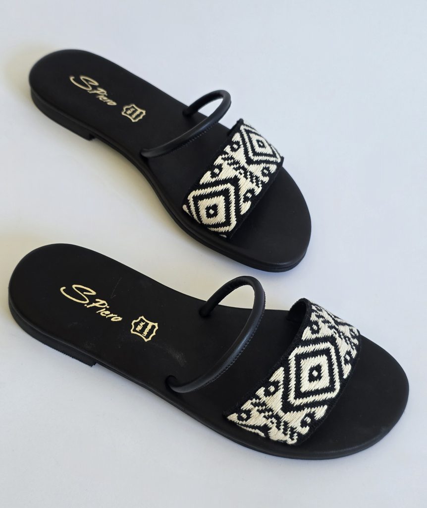 Gaia Black