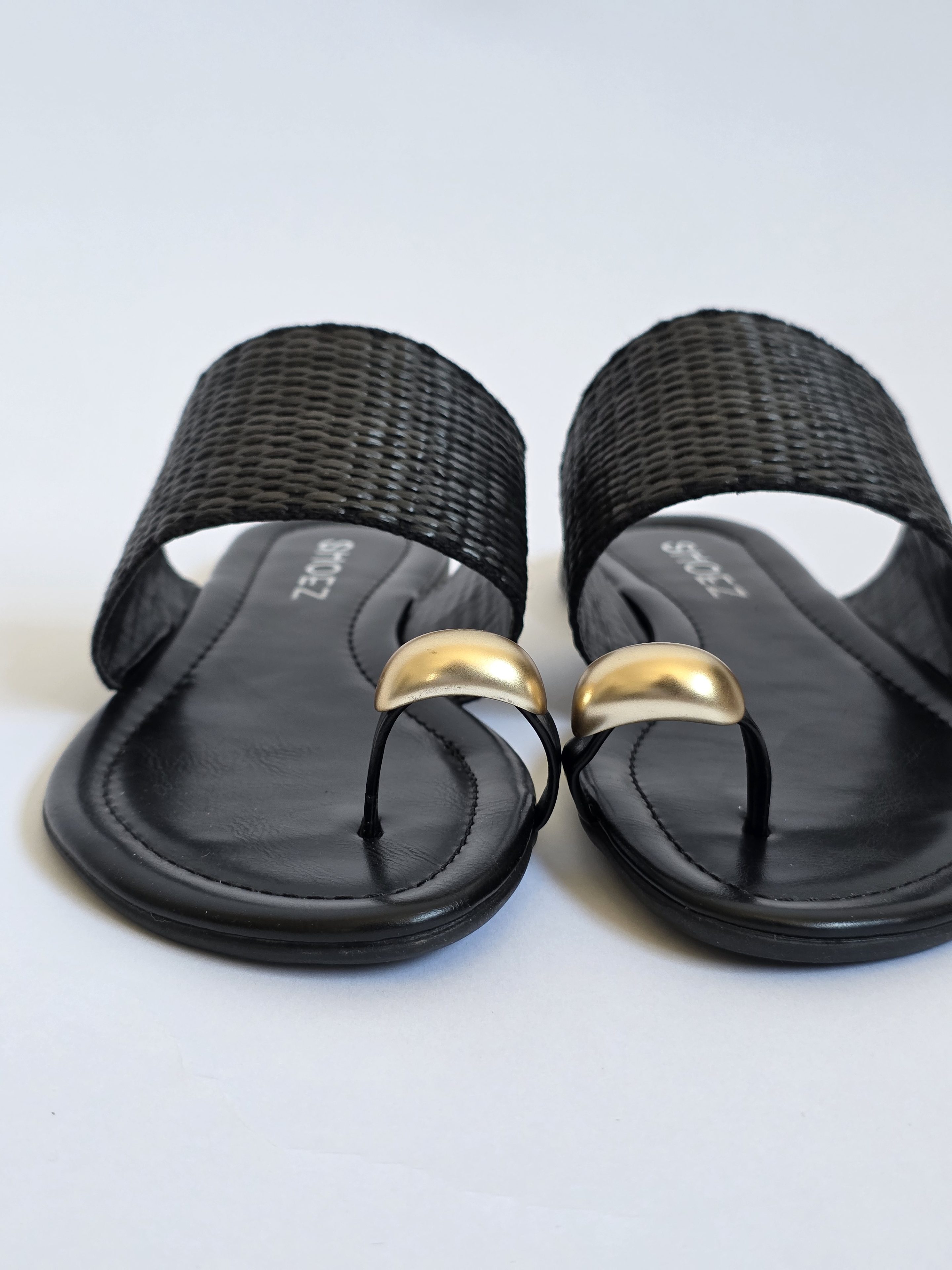 Rivia Black