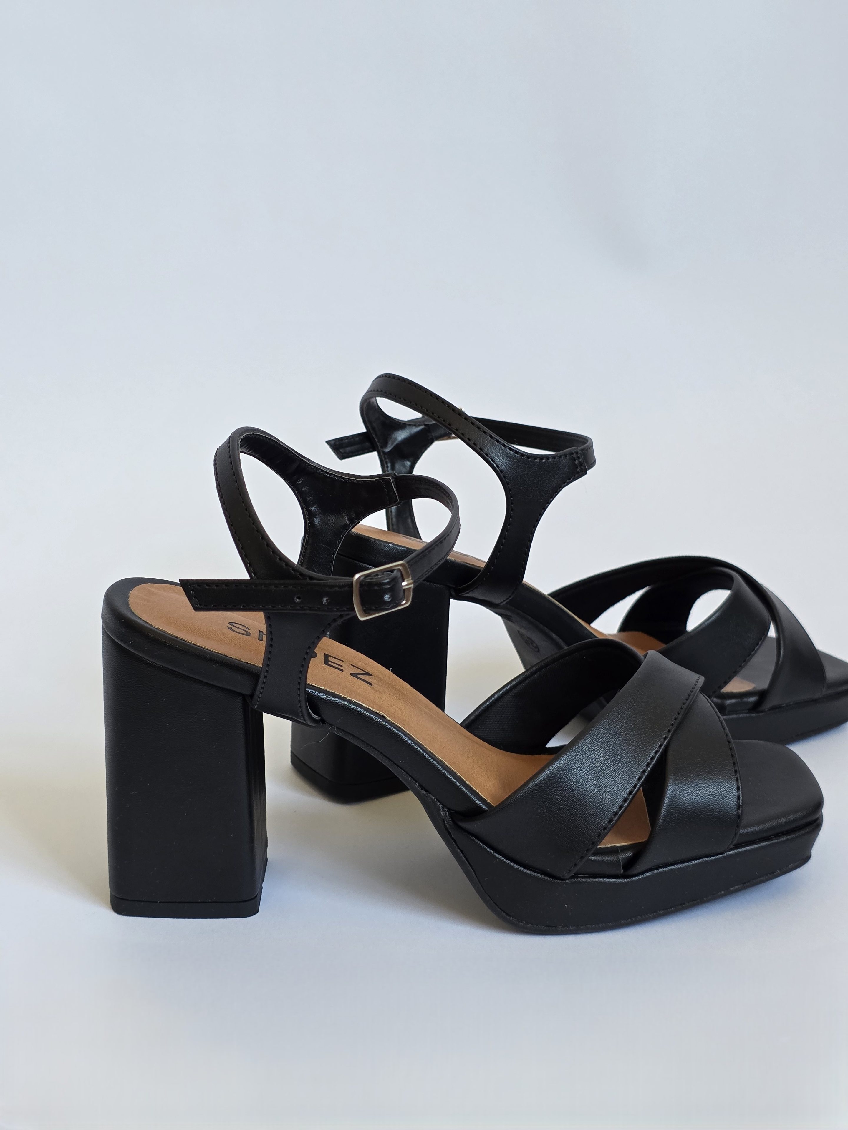 Dalma Black