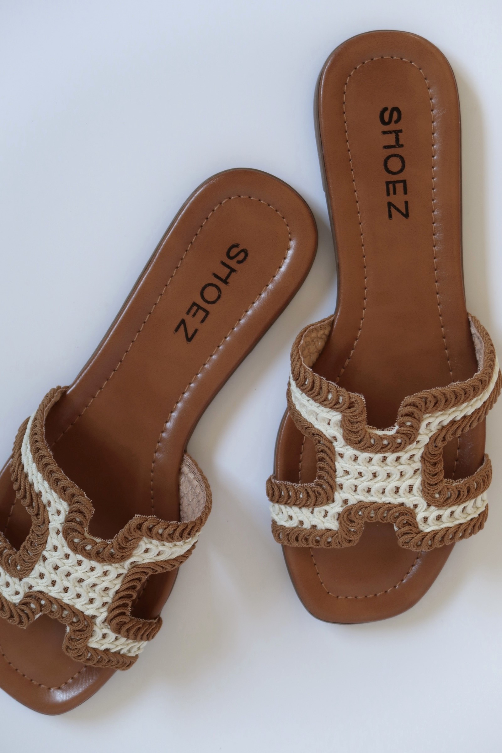Zuri Brown White