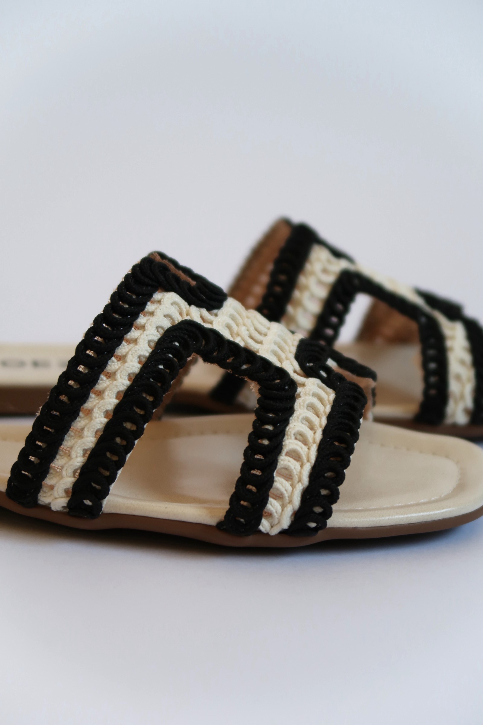 Zuri Cream Black