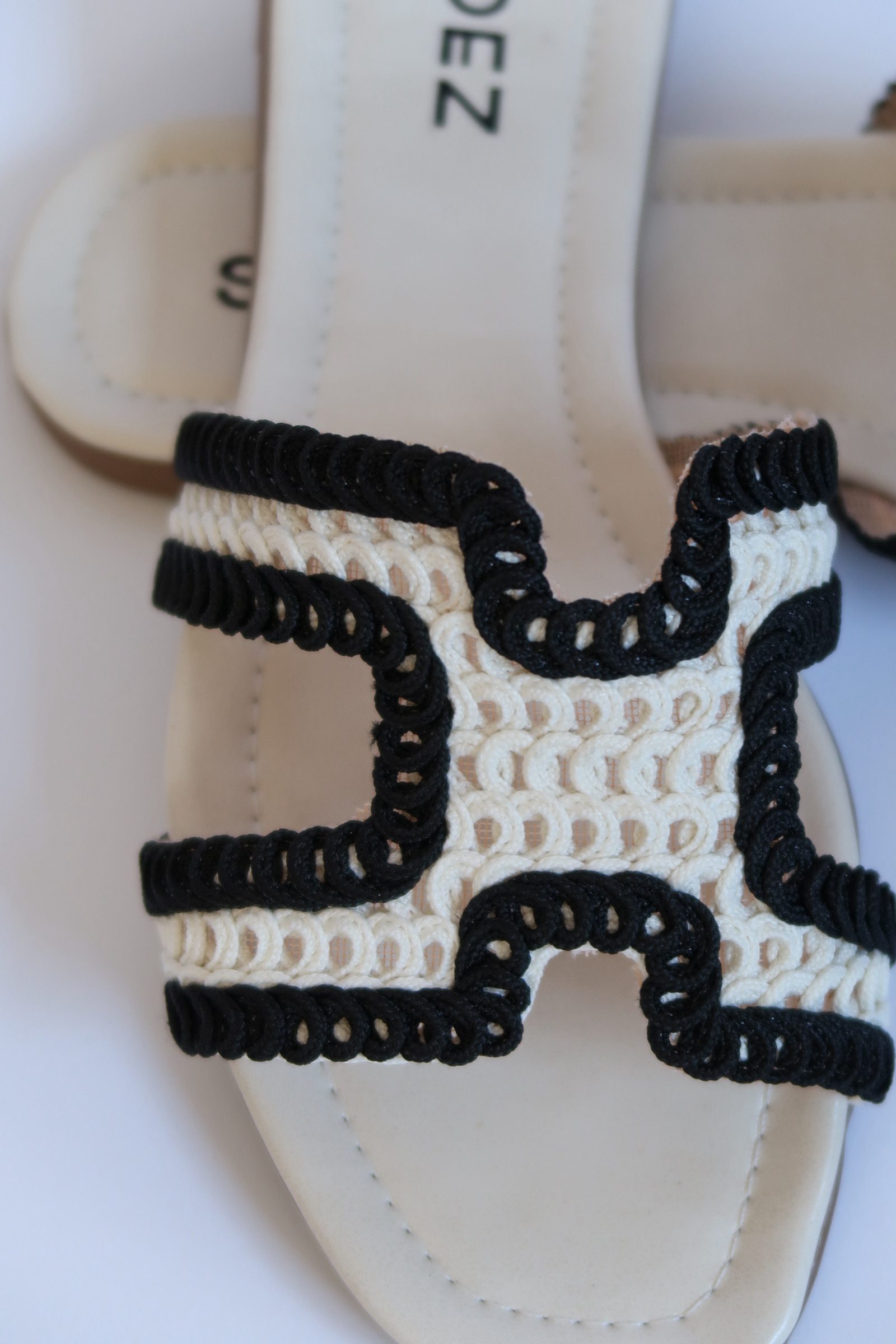 Zuri Cream Black