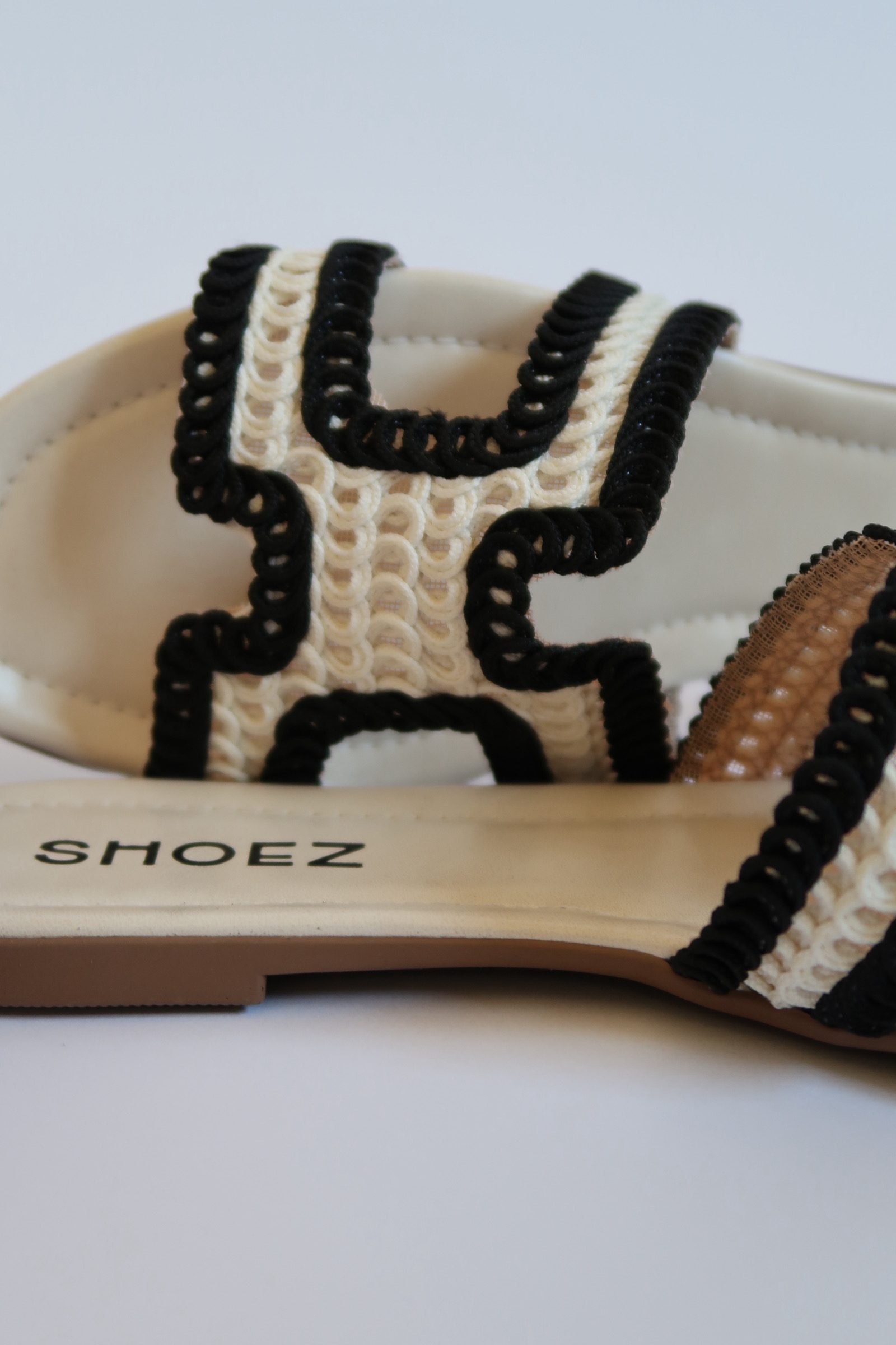 Zuri Cream Black