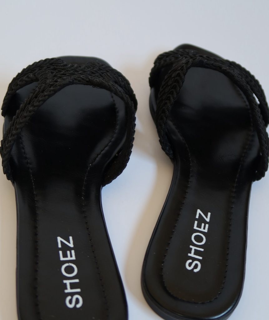 Zuri All Black