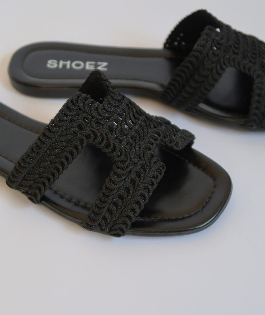 Zuri All Black