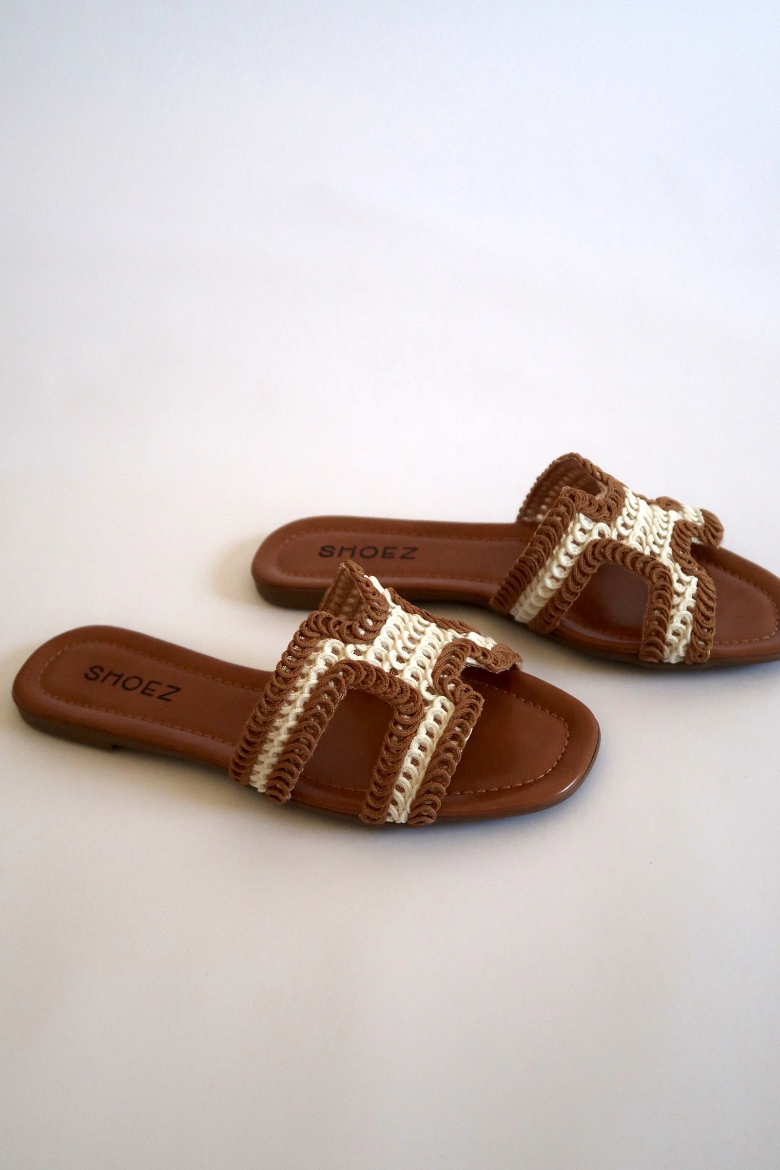 Zuri Brown White