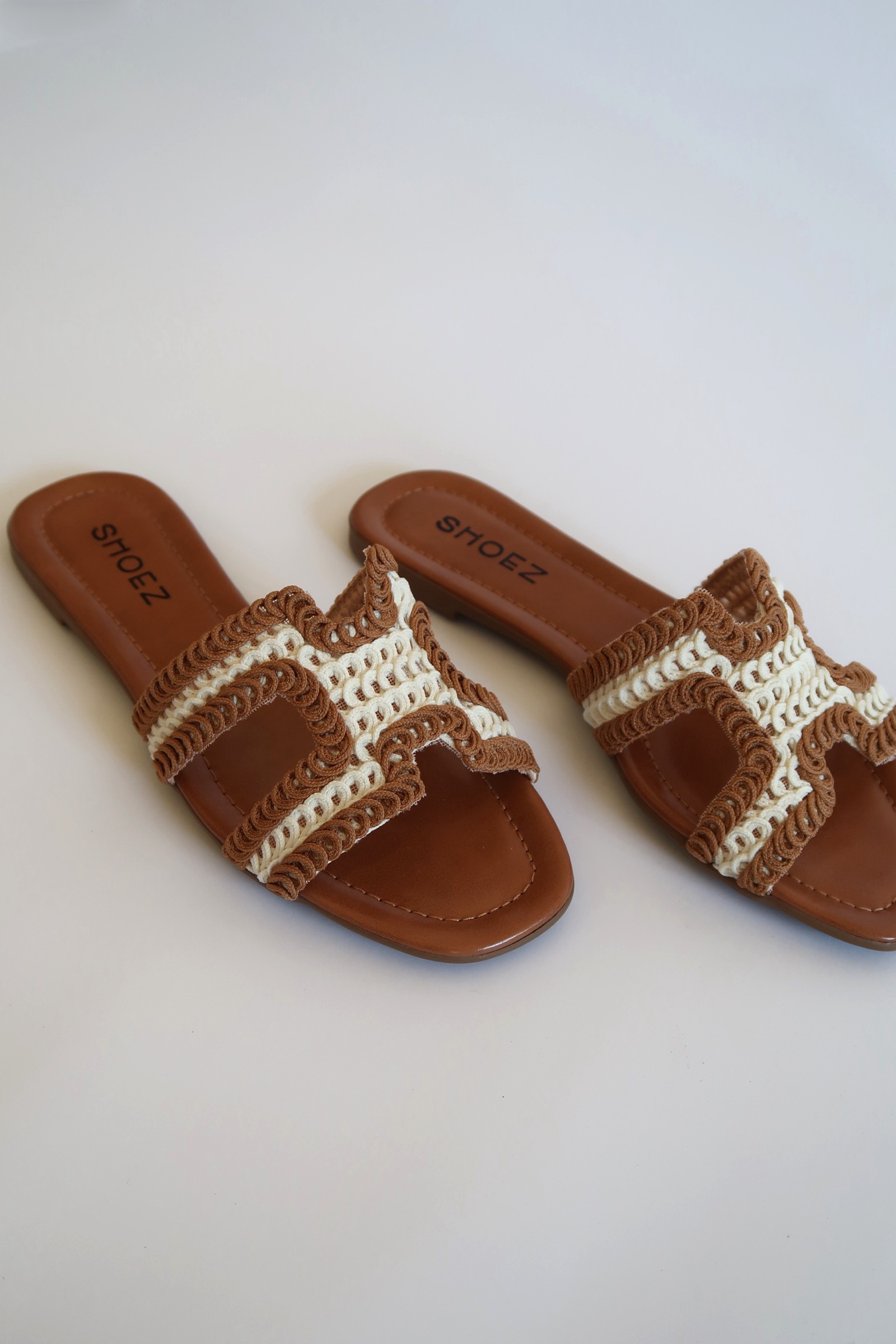 Zuri Brown White