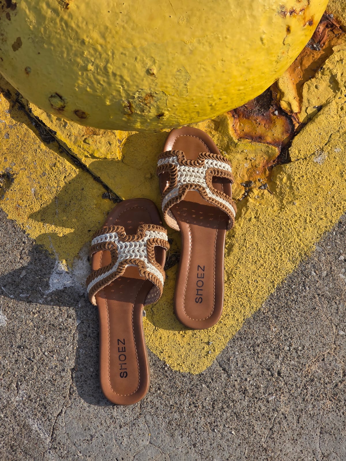 Zuri Brown White