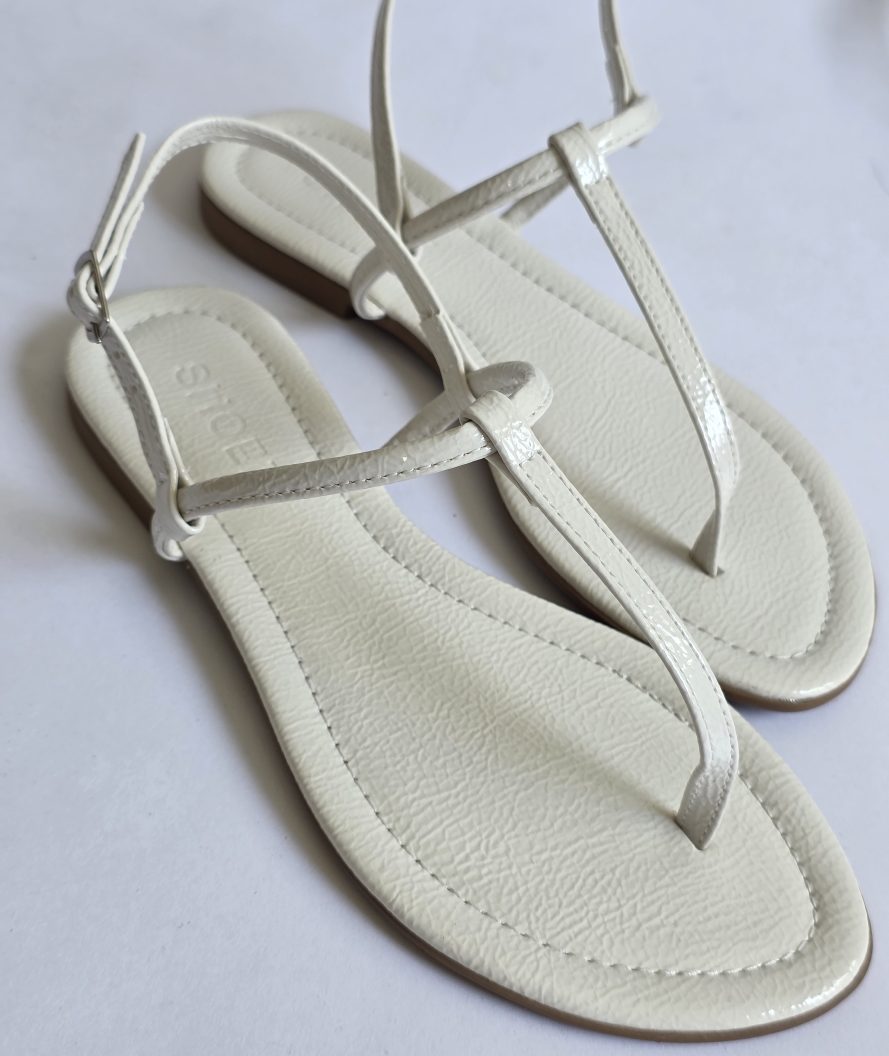 Alma Off White