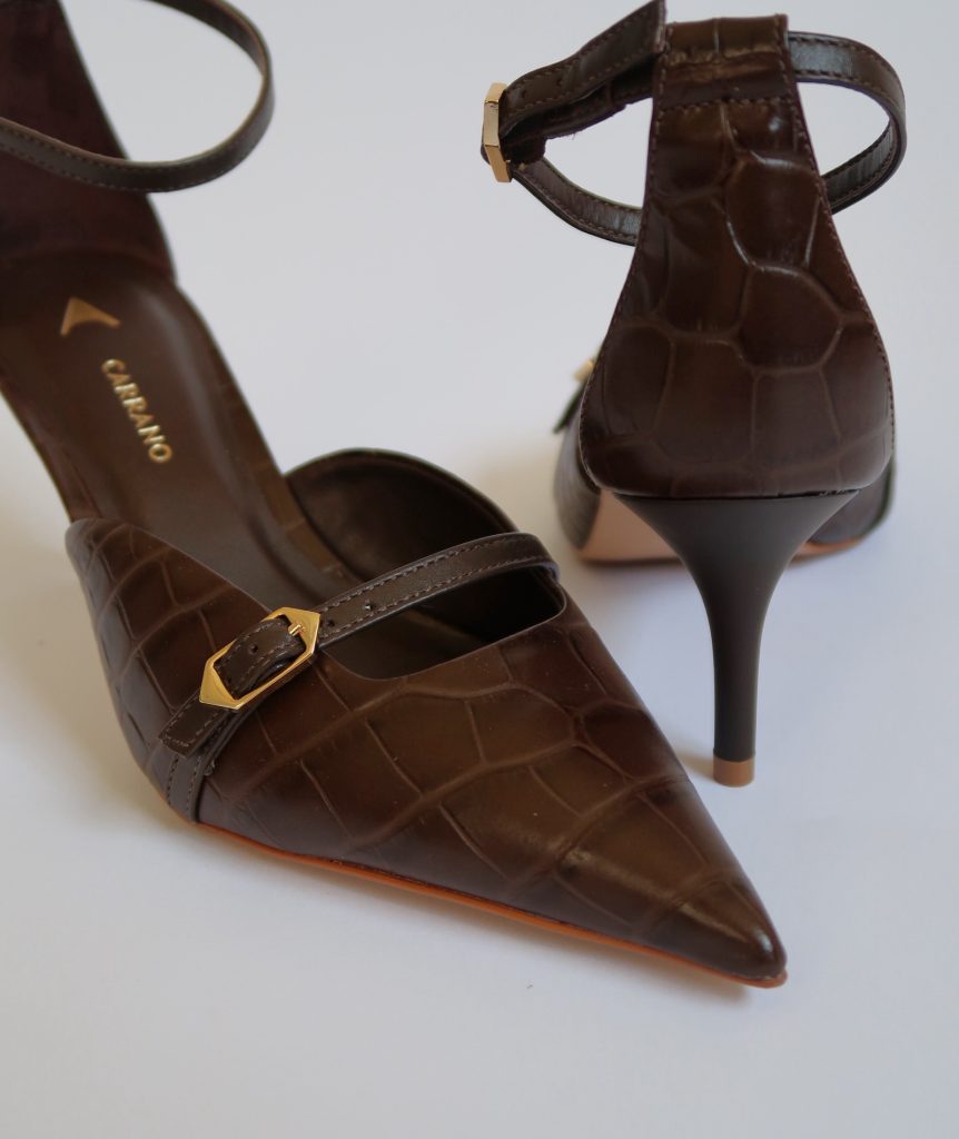 Uma Dark Brown