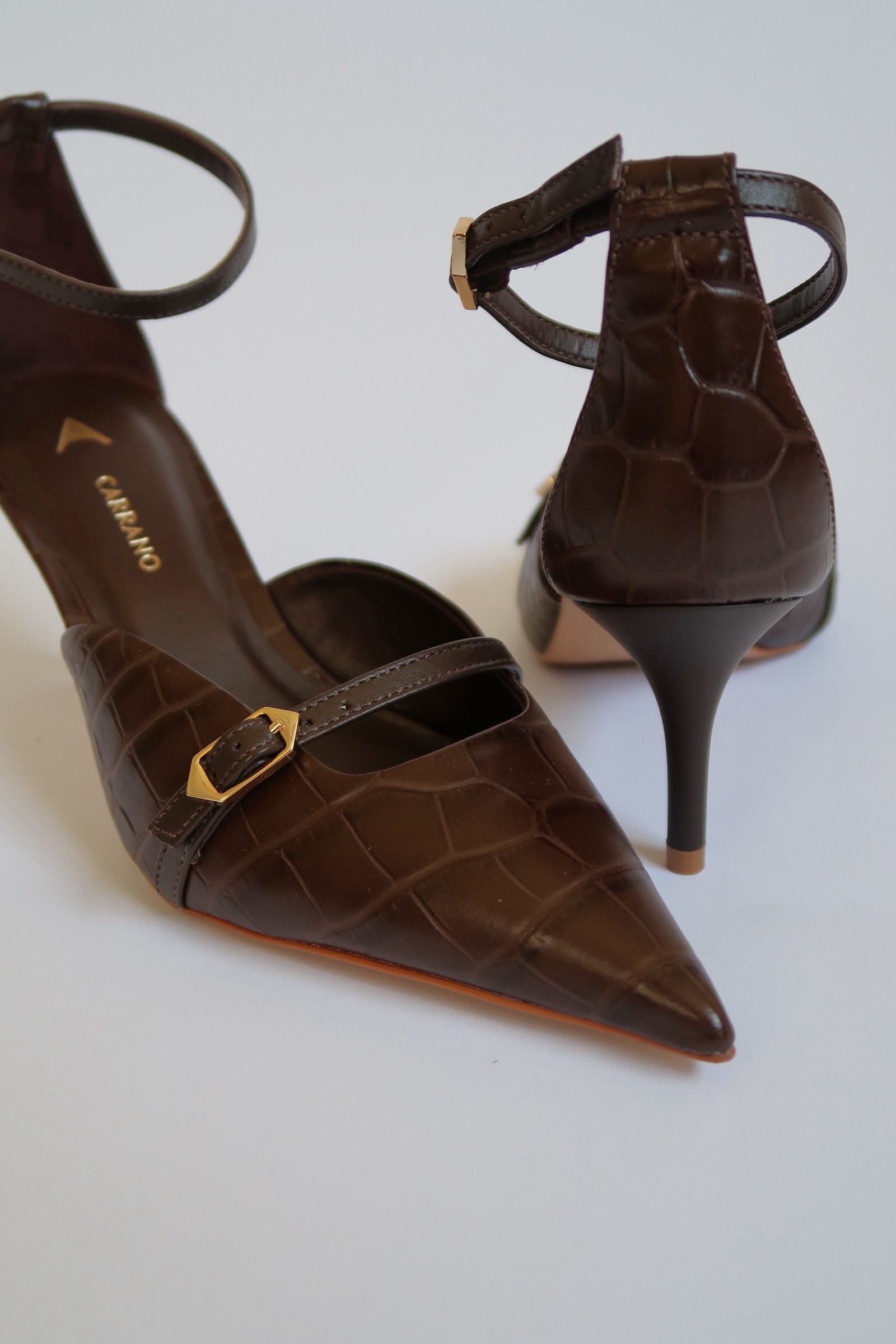 Uma Dark Brown