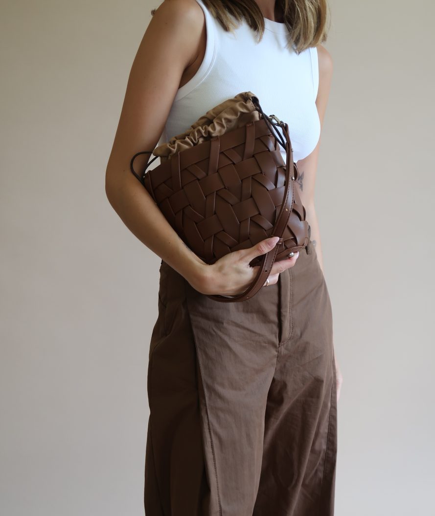 תיק באקט קלוע חום