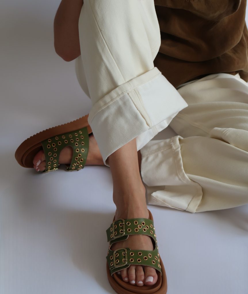Traveler Green