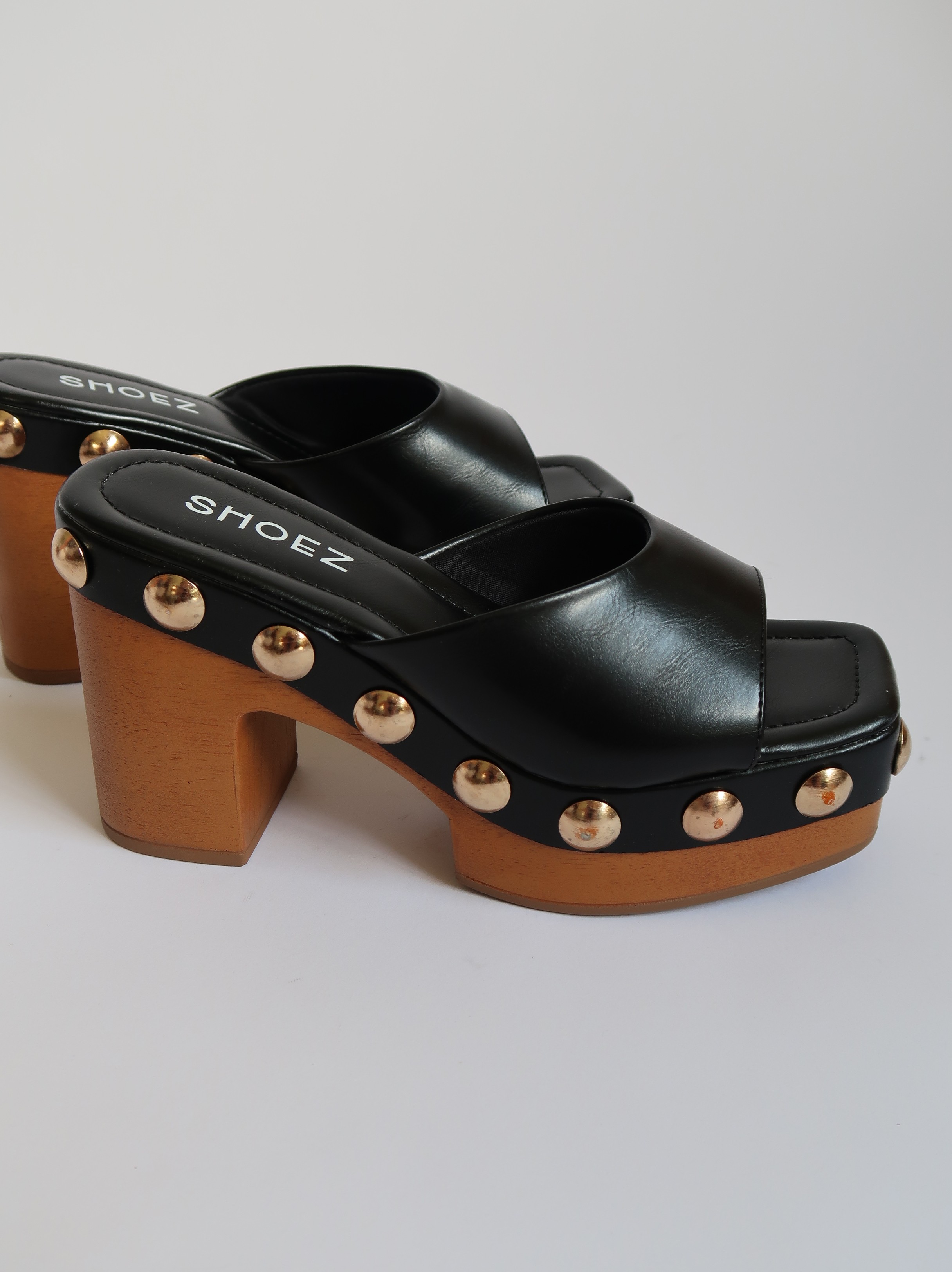 Lucasta Black