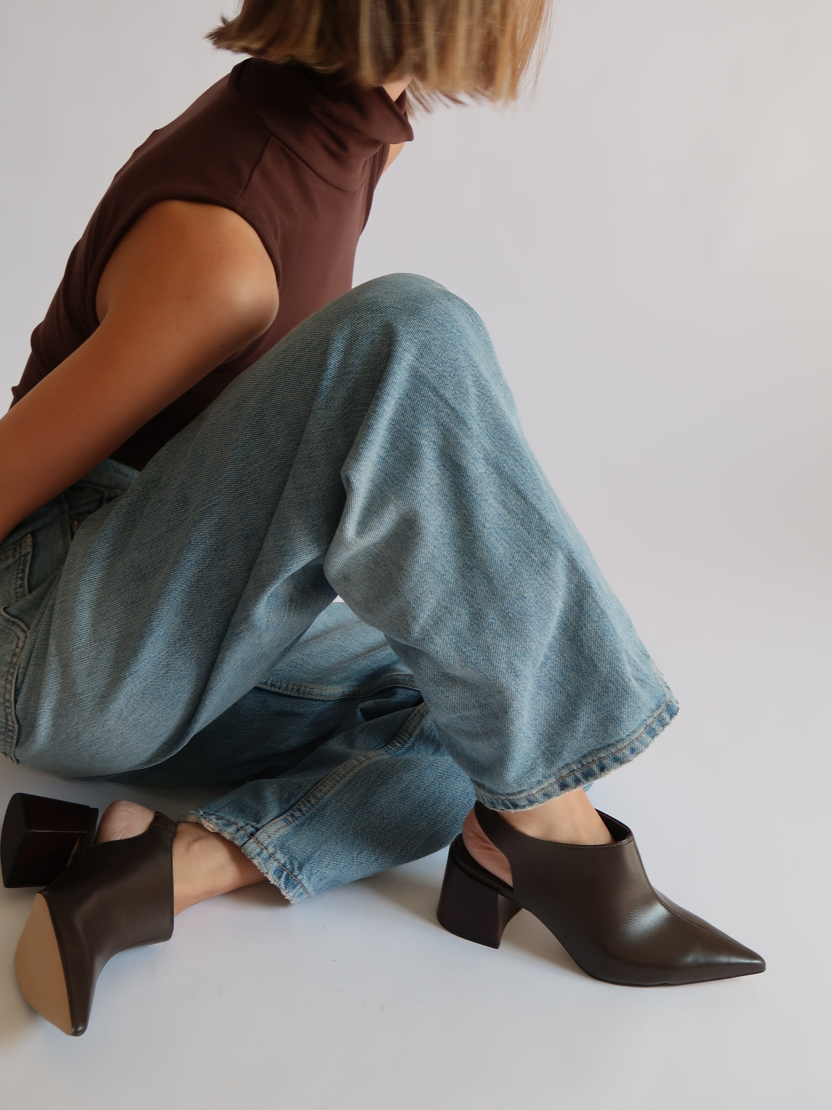 Capsule - Emory Dark Brown
