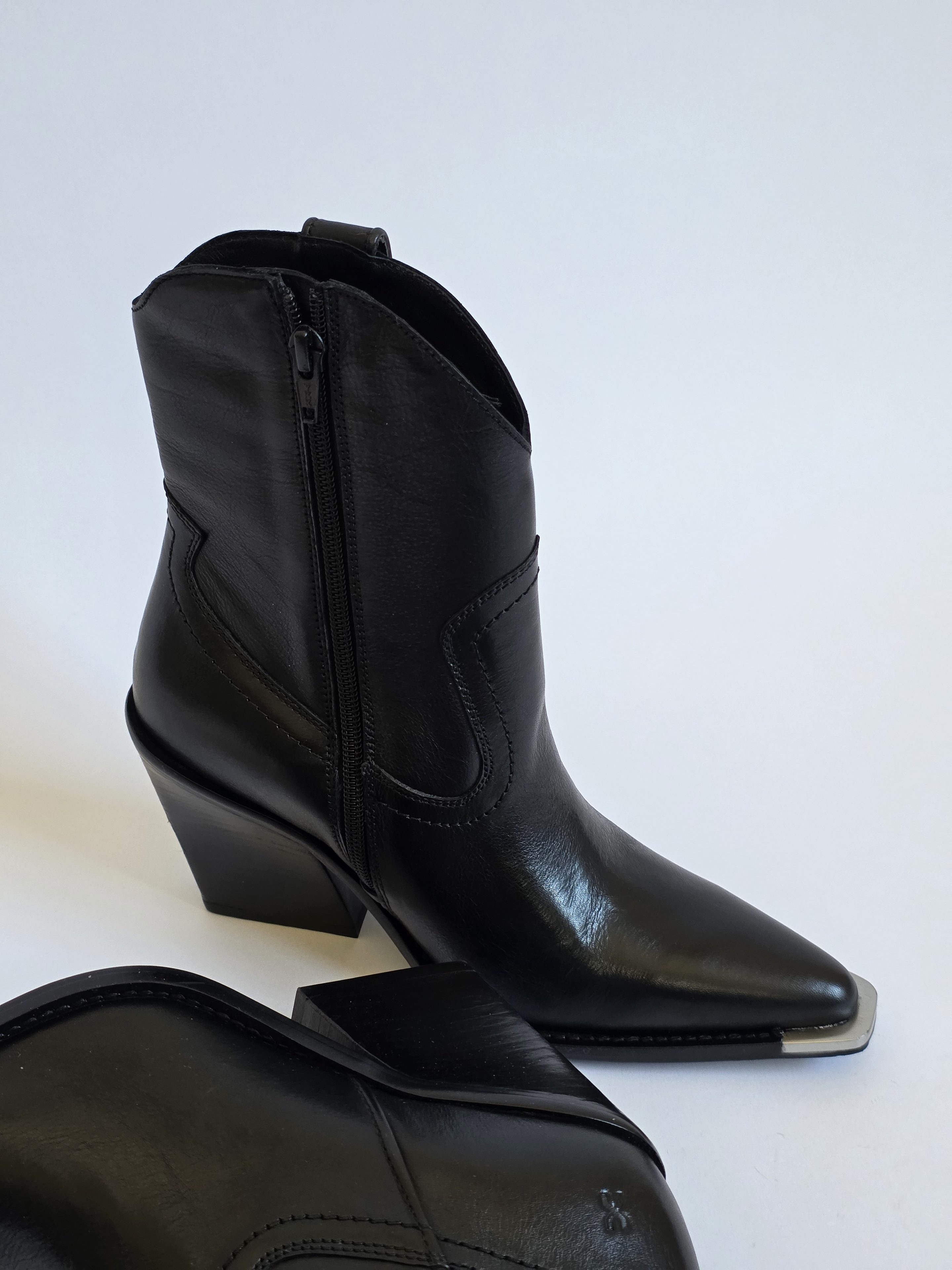 Legend Black