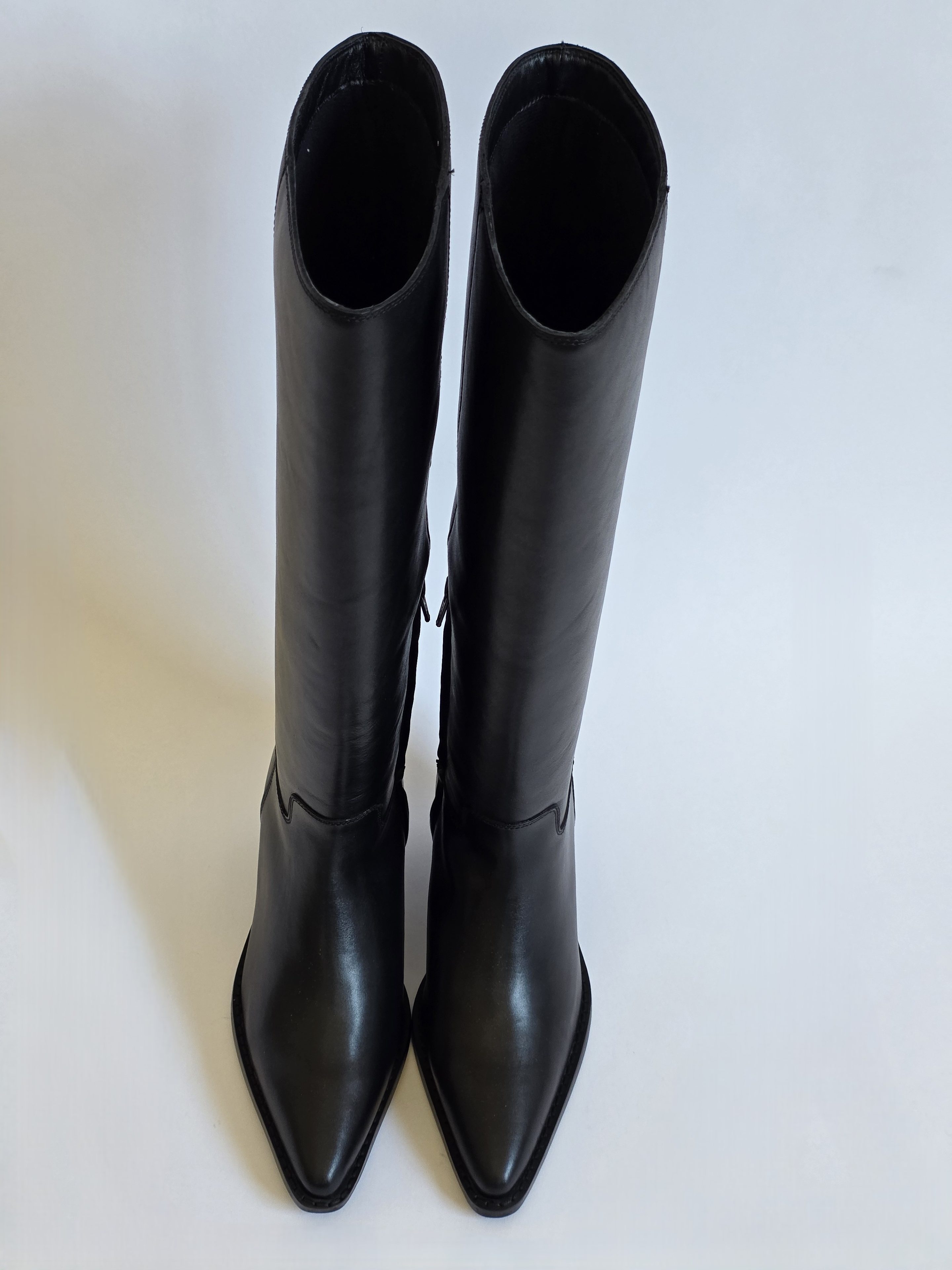 Everest Black