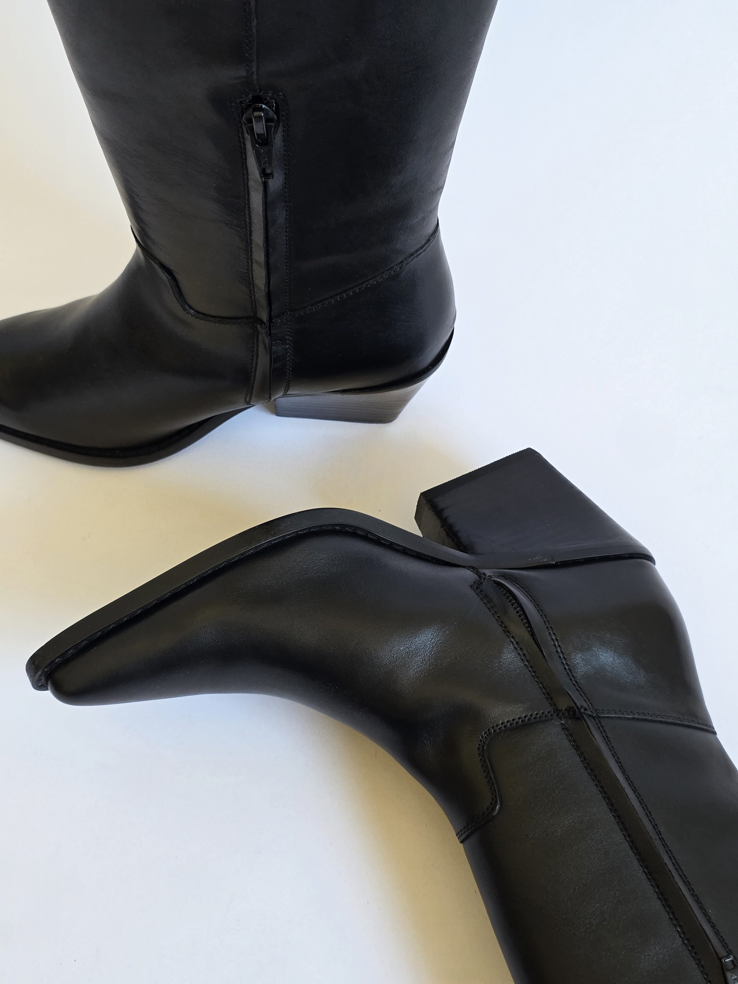 Everest Black