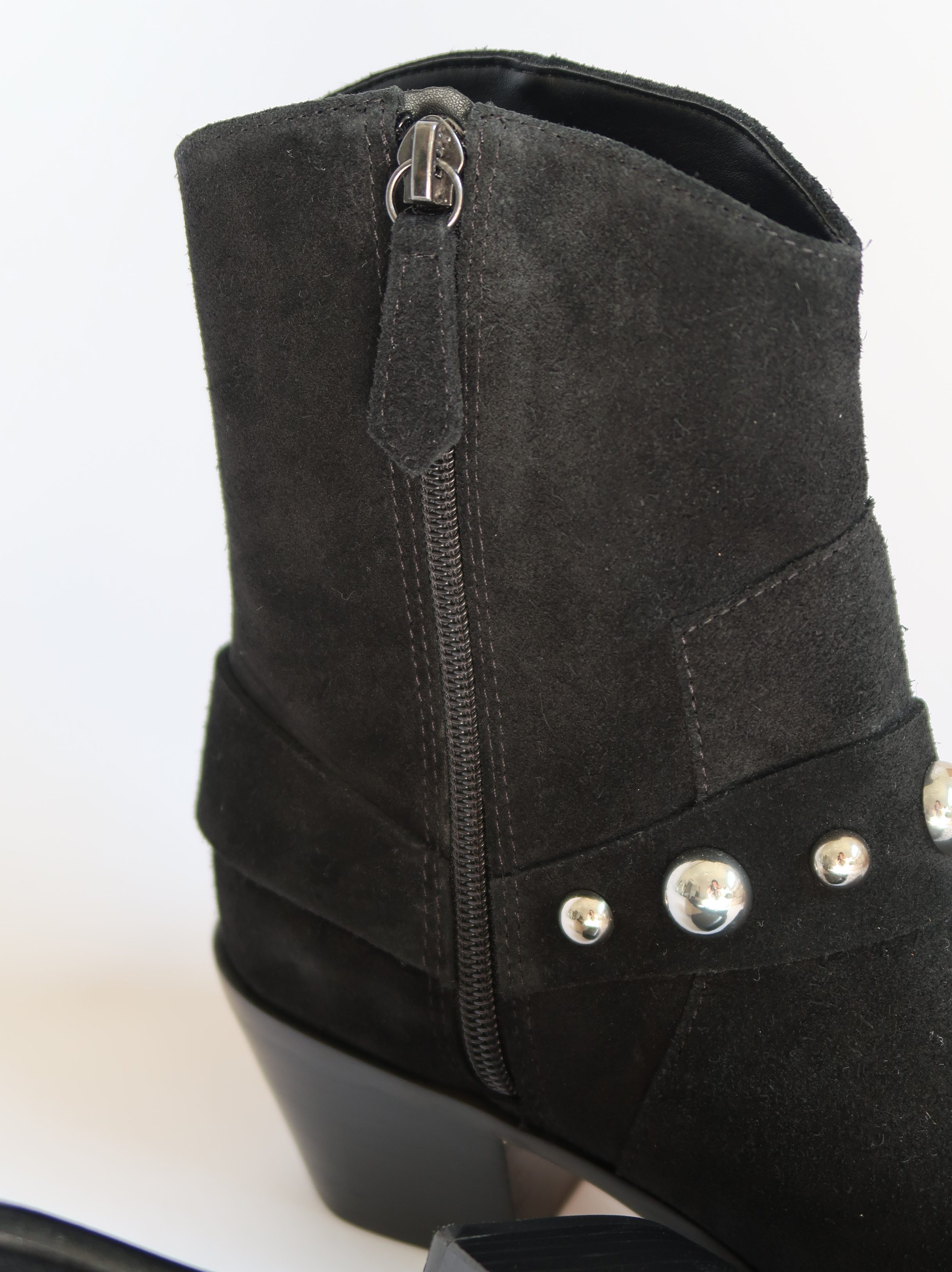 Turnar Black