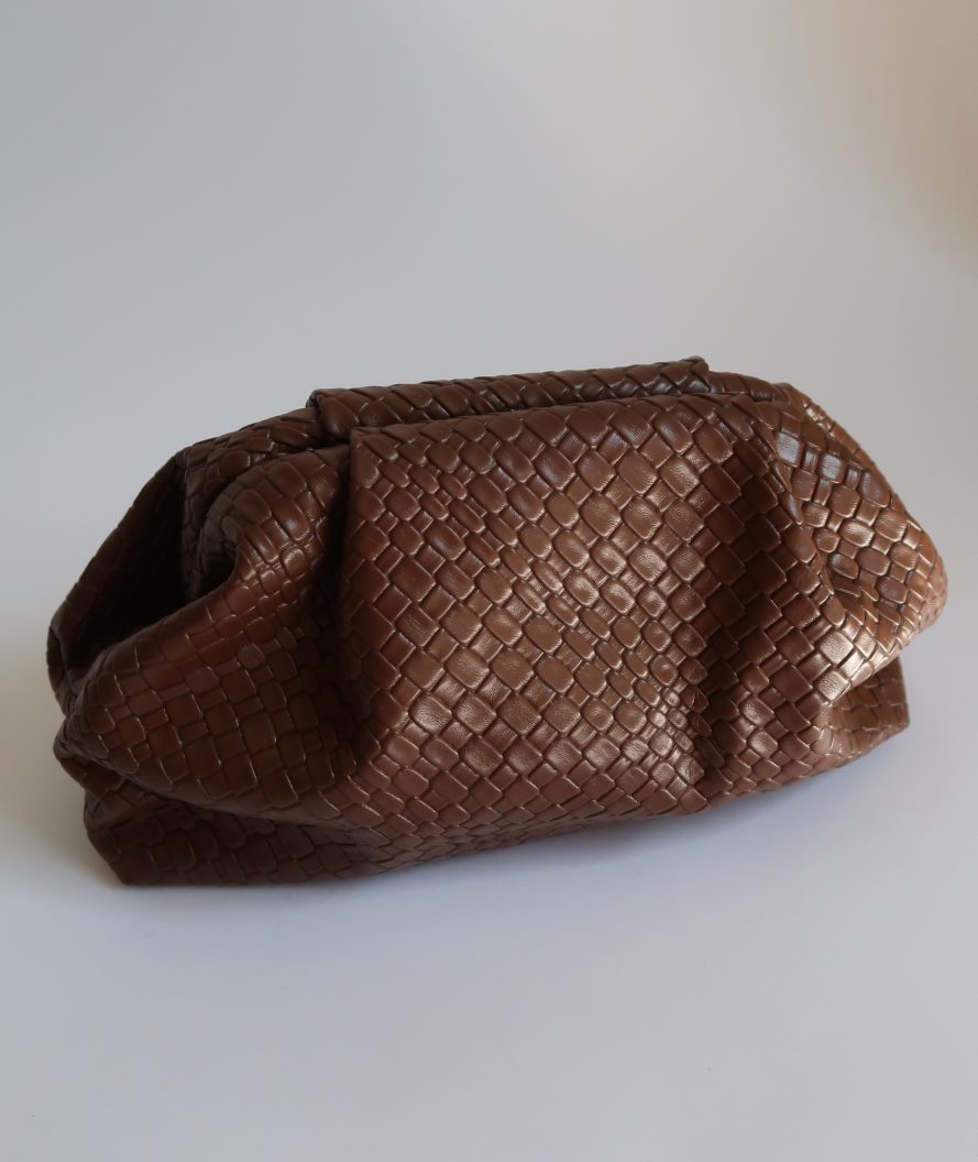 תיק קלאץ' קלוע חום