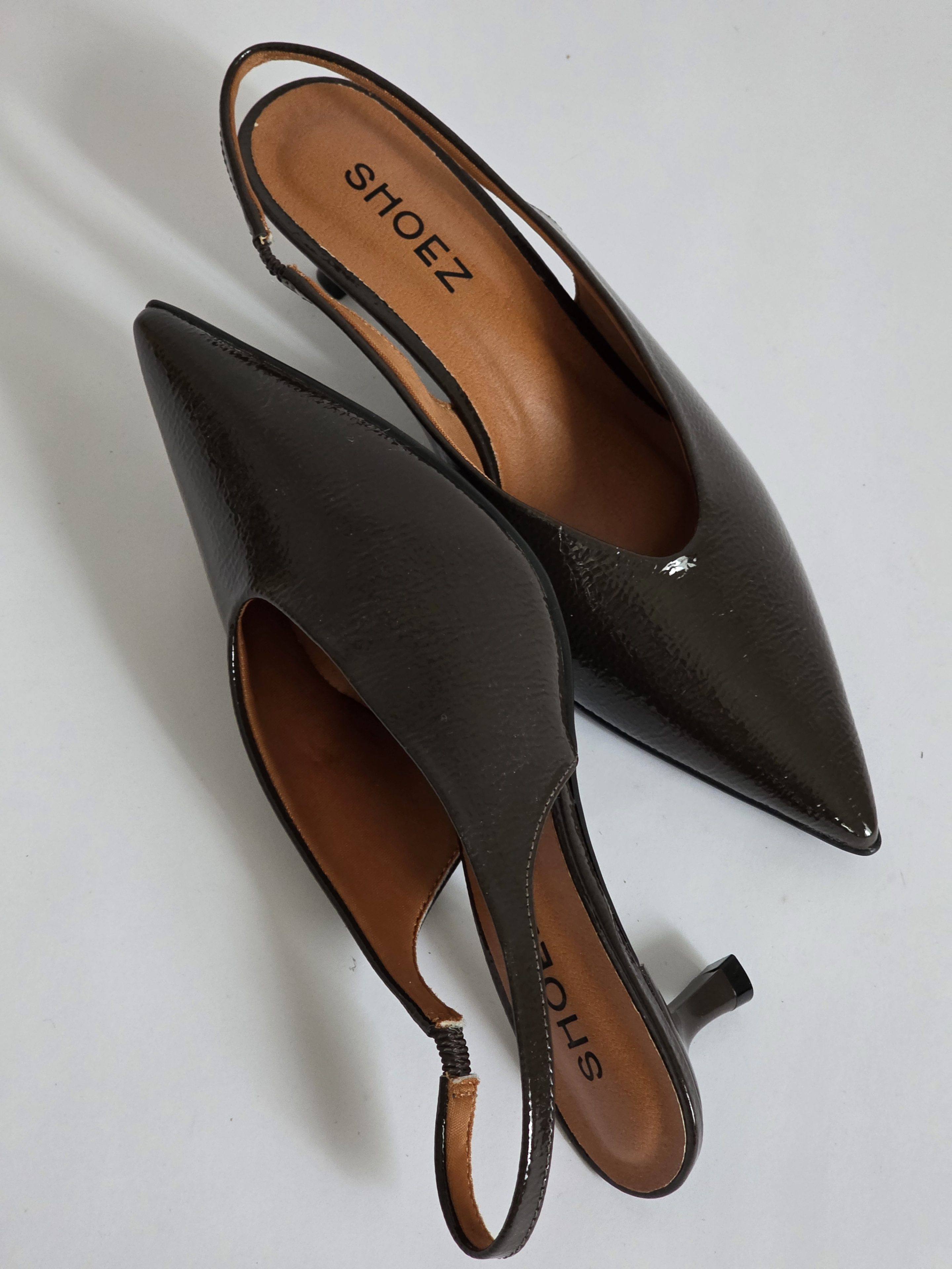 Lora Dark Brown