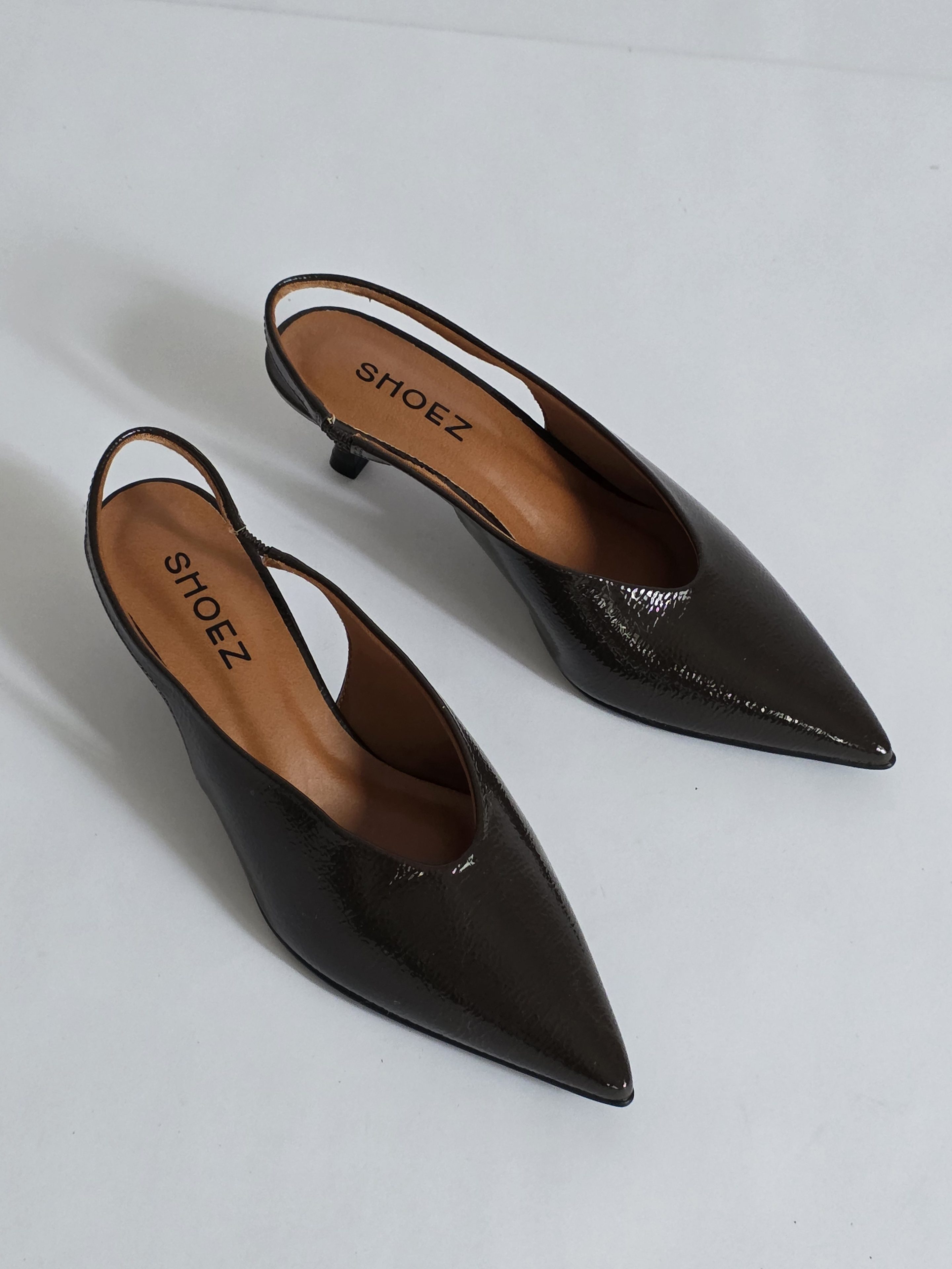 Lora Dark Brown