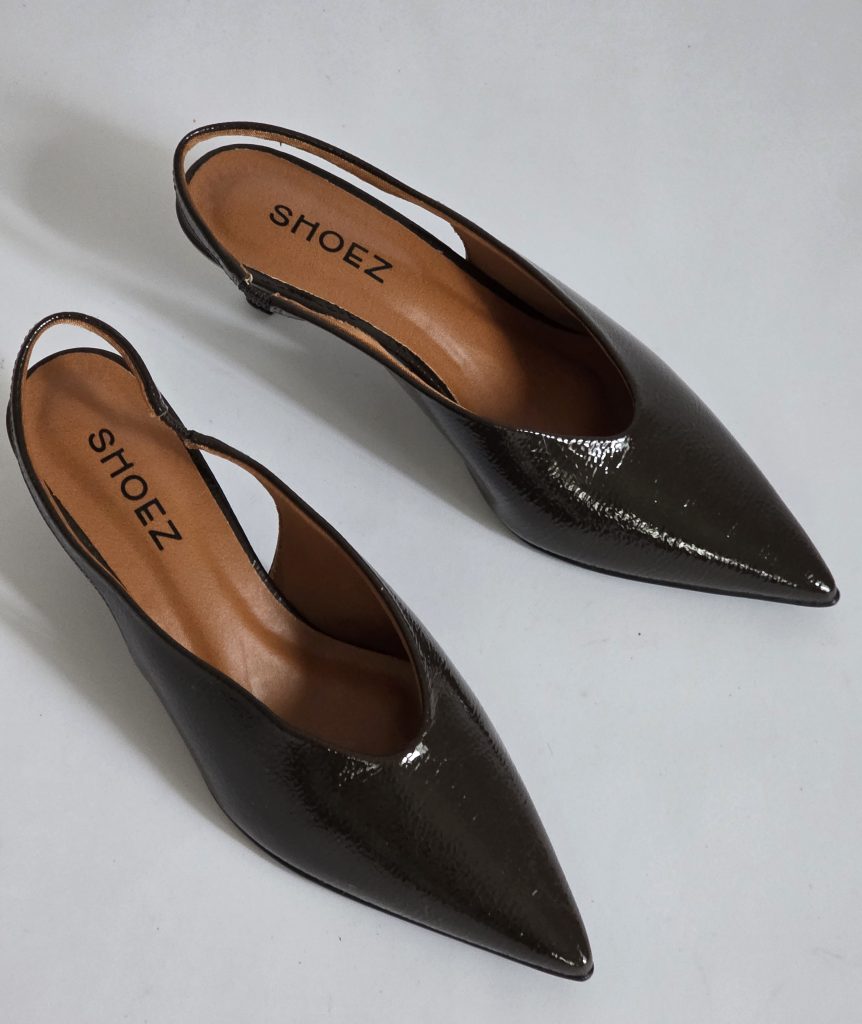 Lora Dark Brown