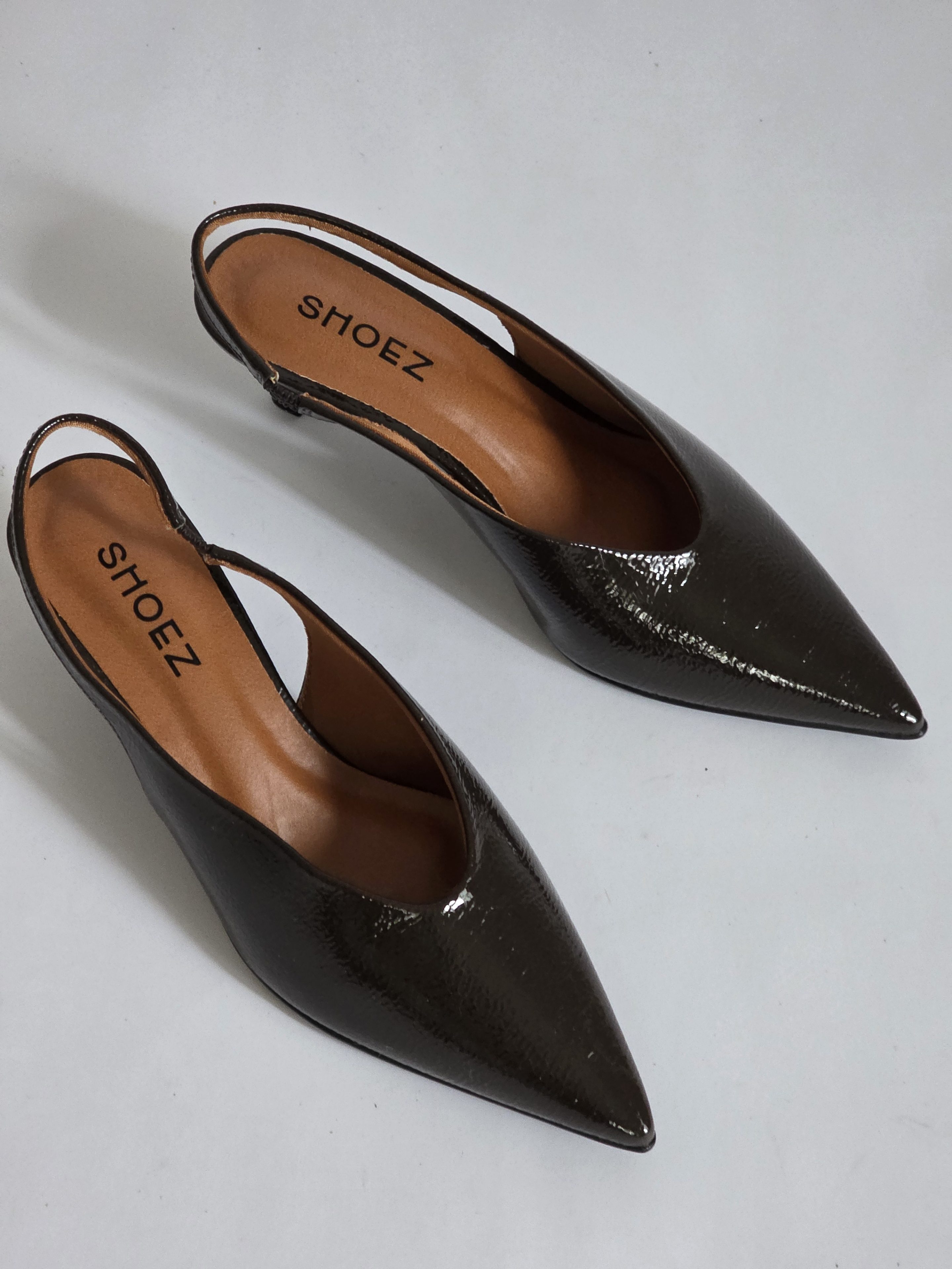 Lora Dark Brown