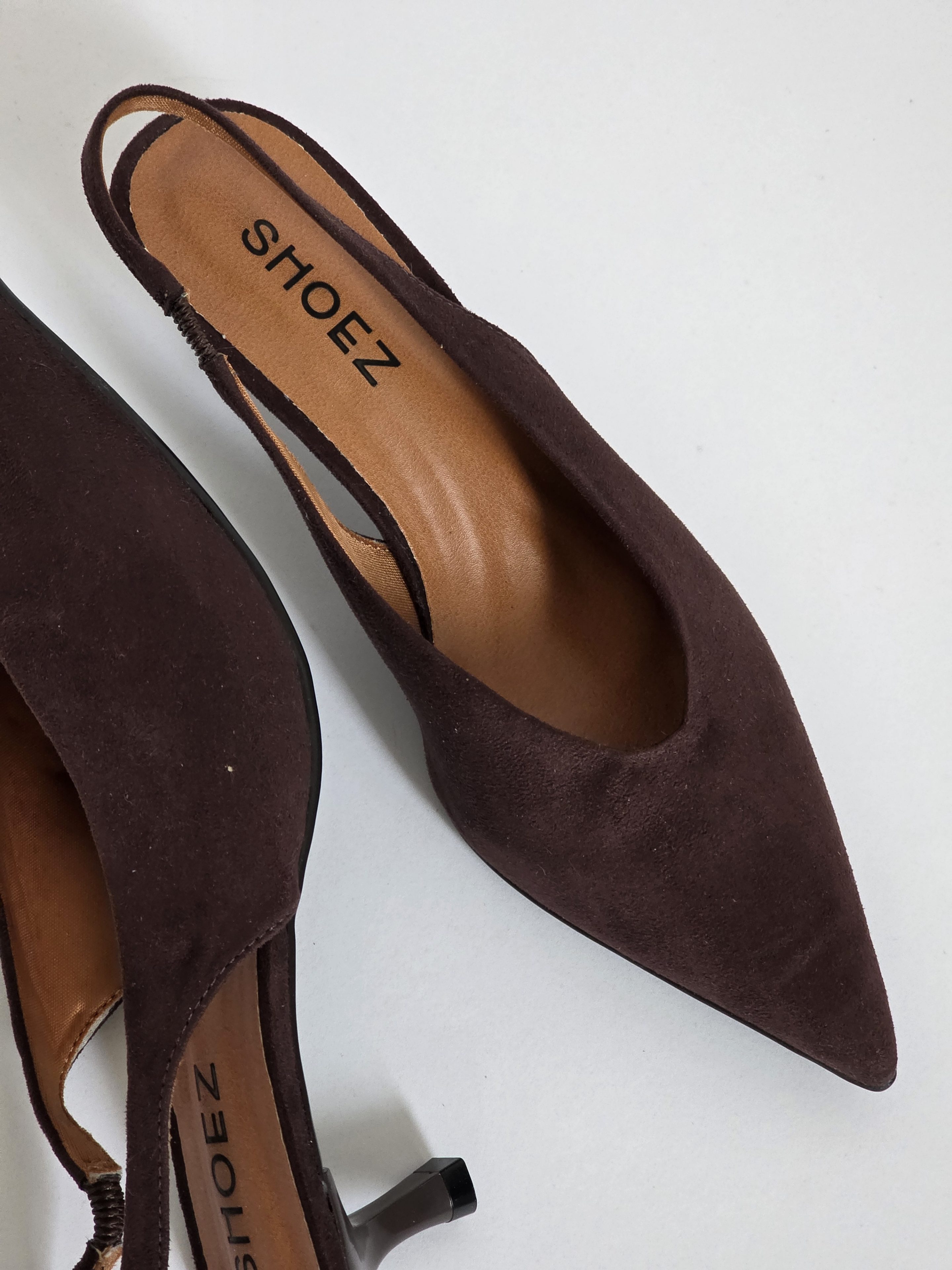Lora Dark Brown