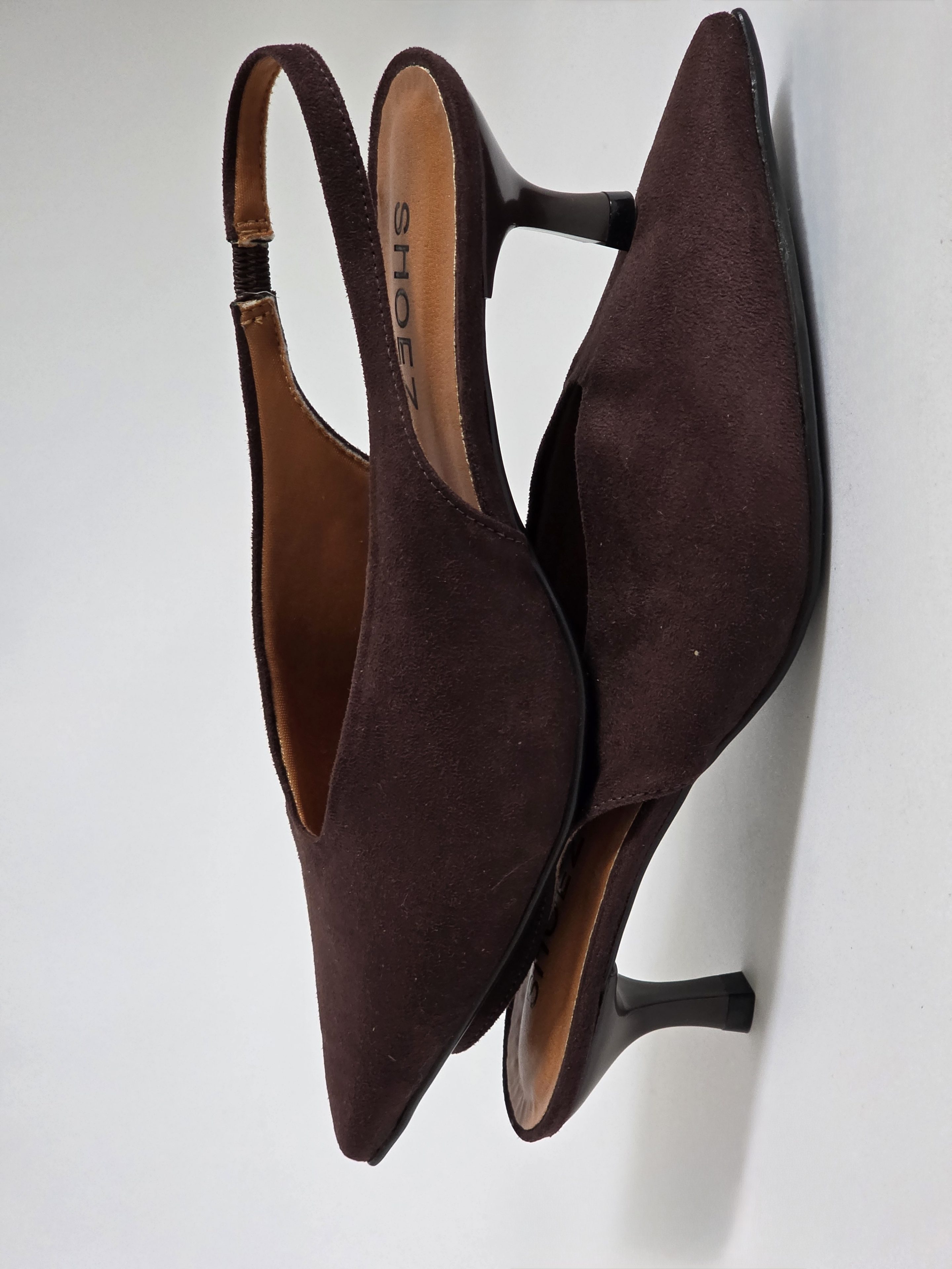 Lora Dark Brown