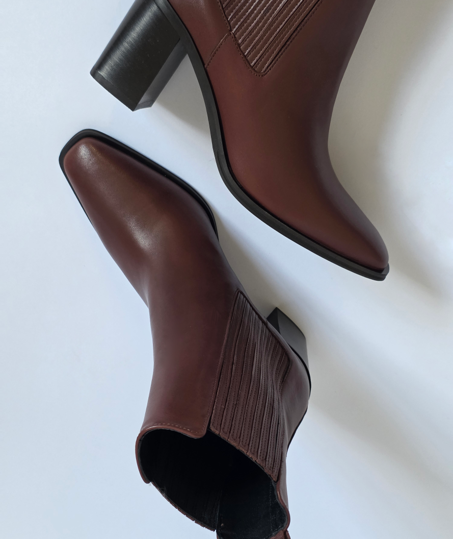 Studio - Vittoria Brown