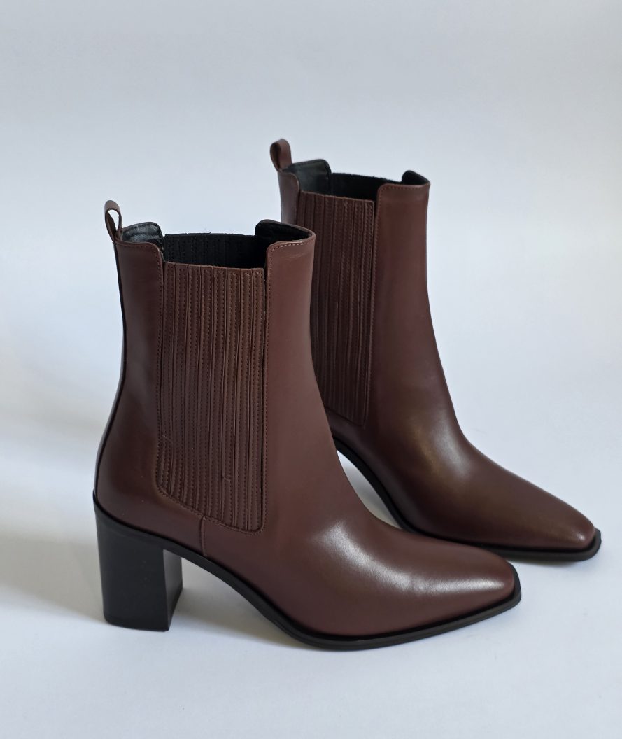 Studio - Vittoria Brown