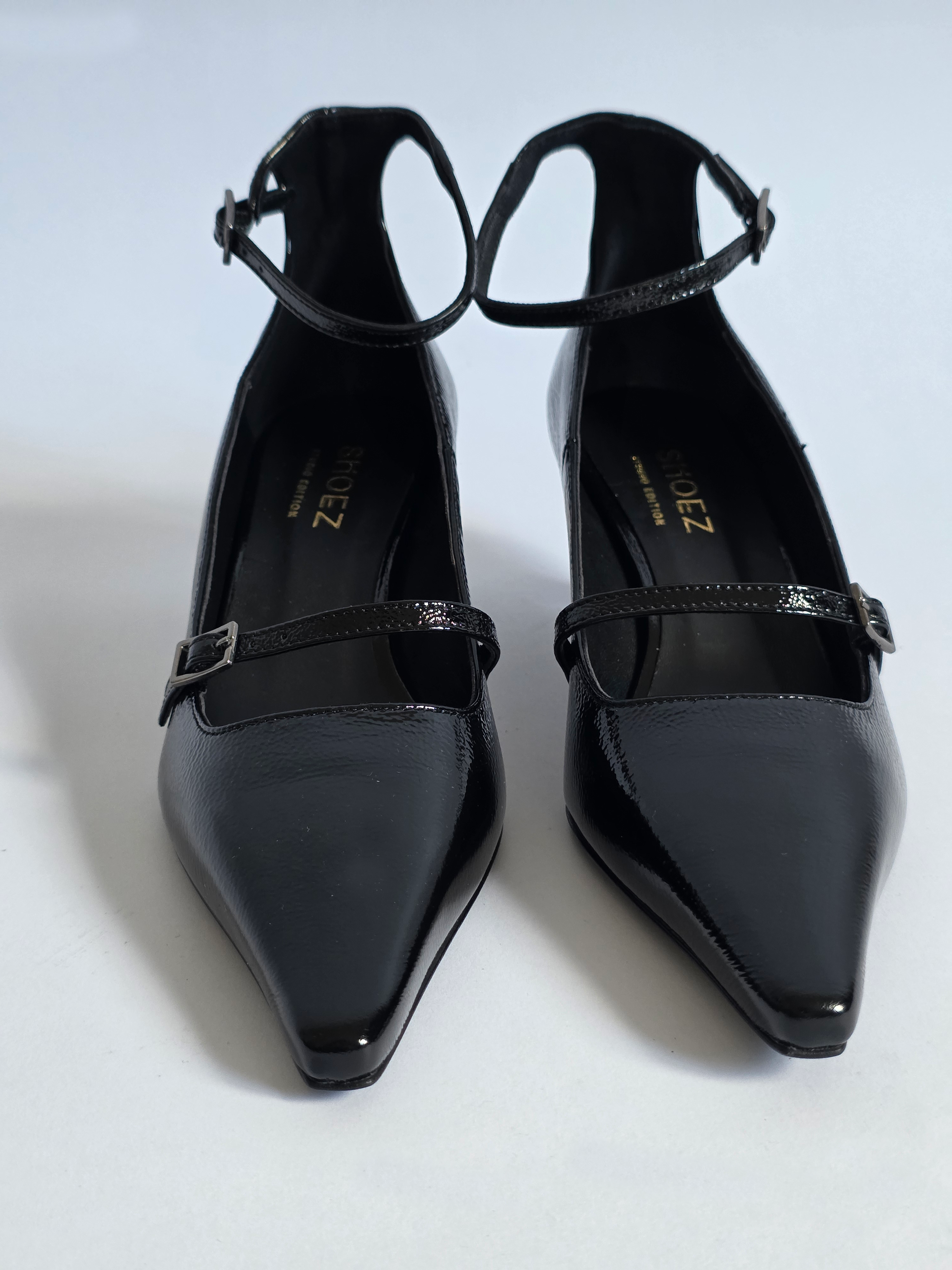 Studio - Isabella Black