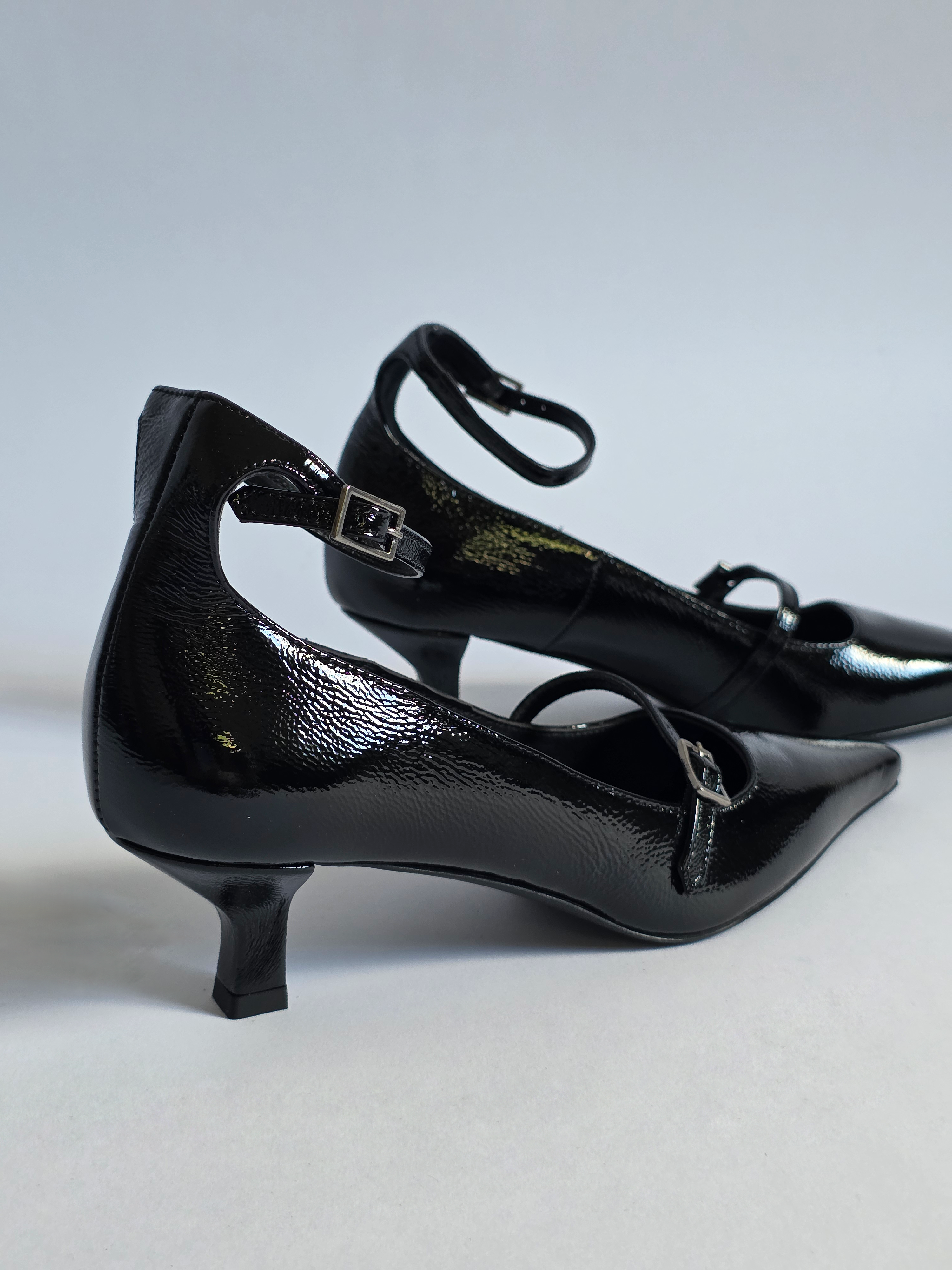 Studio - Isabella Black