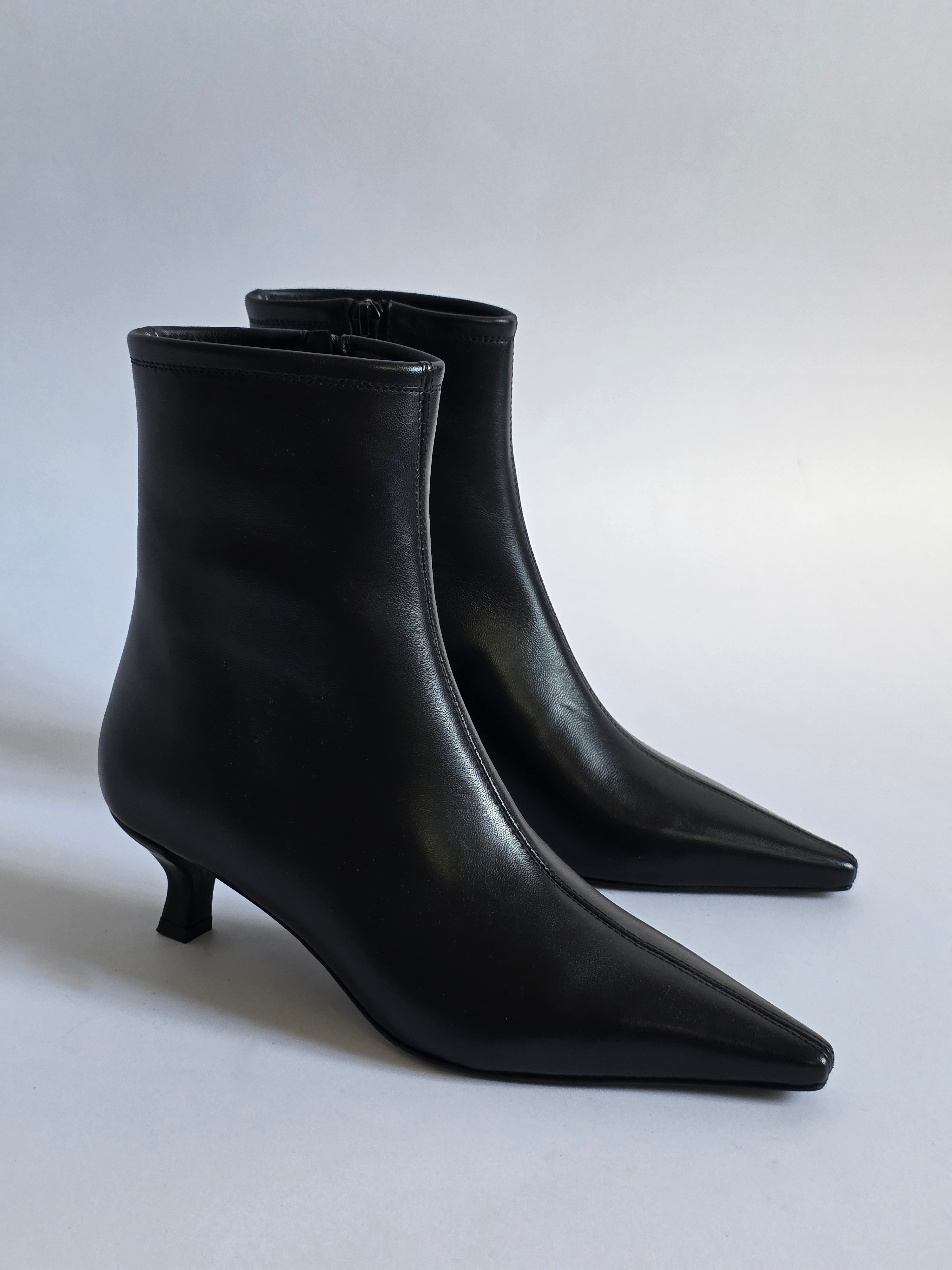 Studio - Riva Black