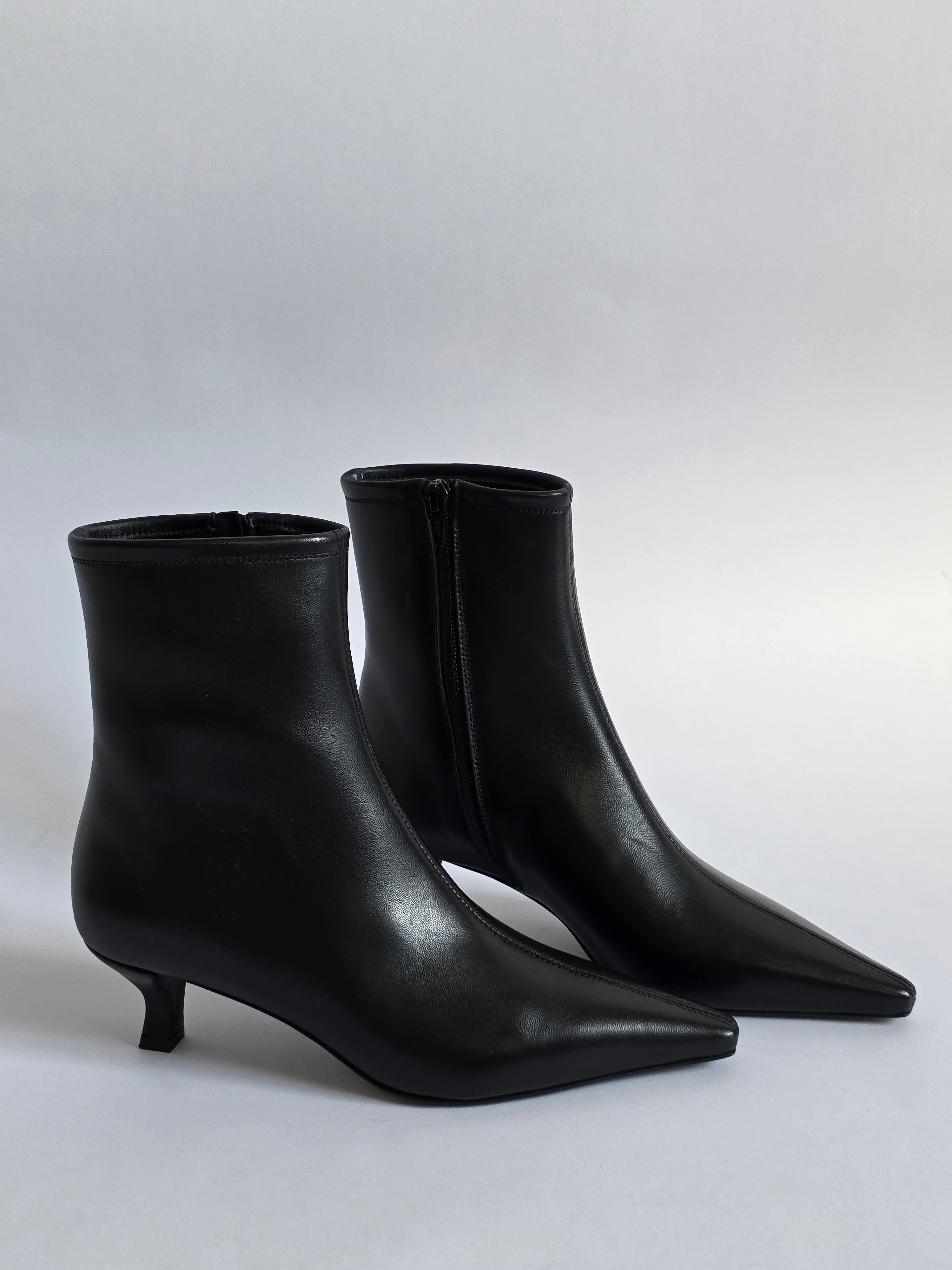 Studio - Riva Black