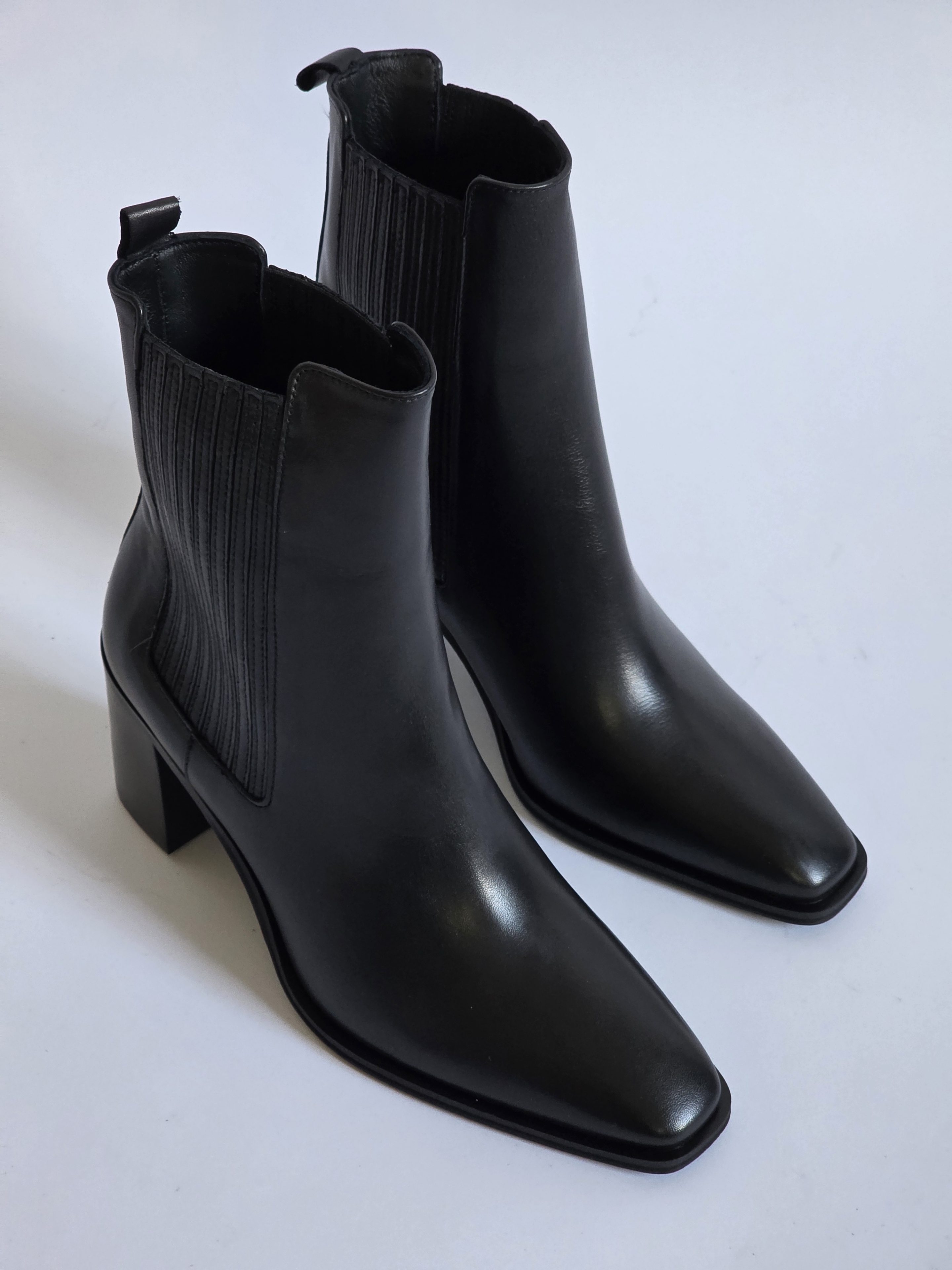 Studio - Vittoria Black