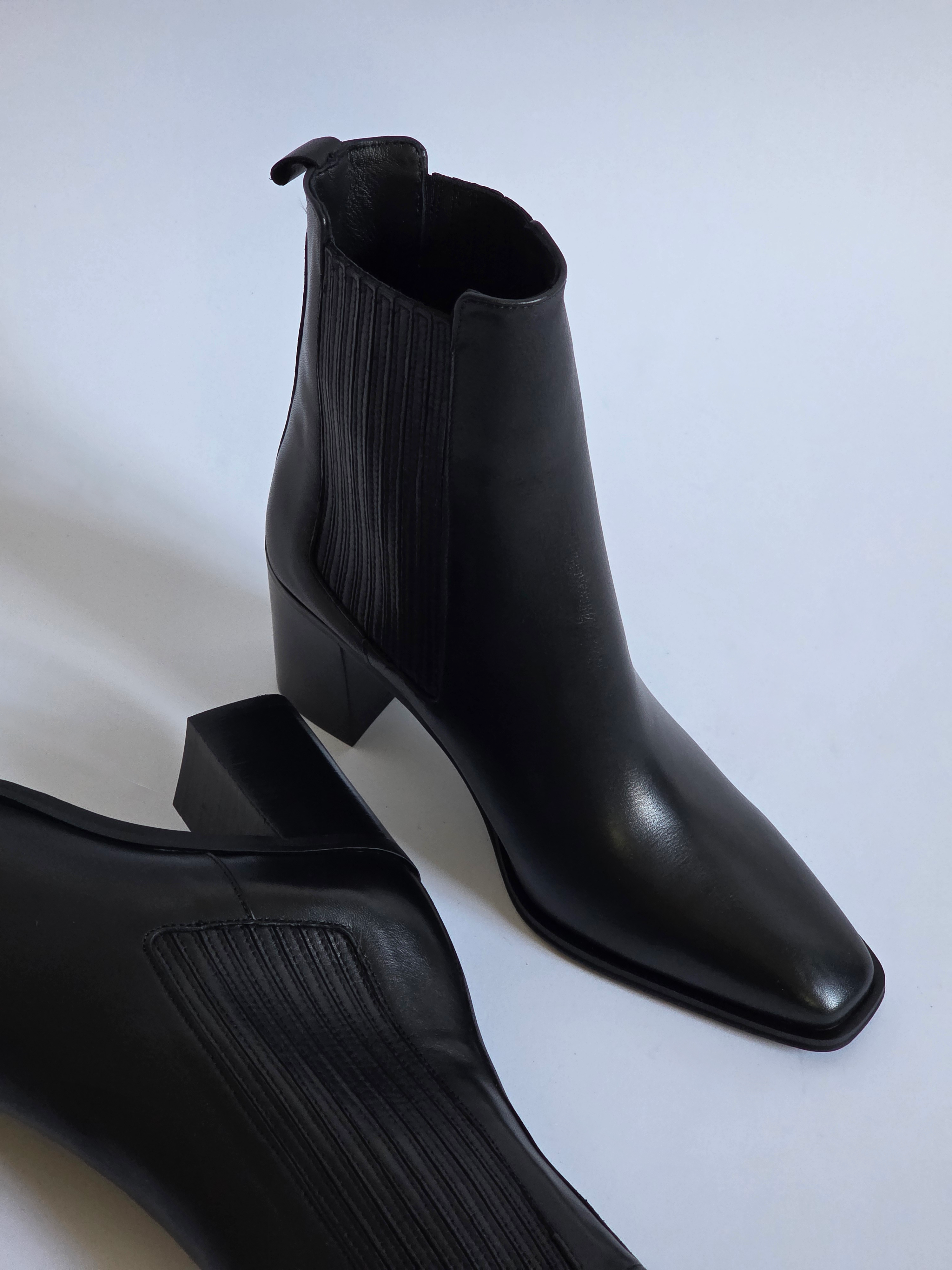 Studio - Vittoria Black