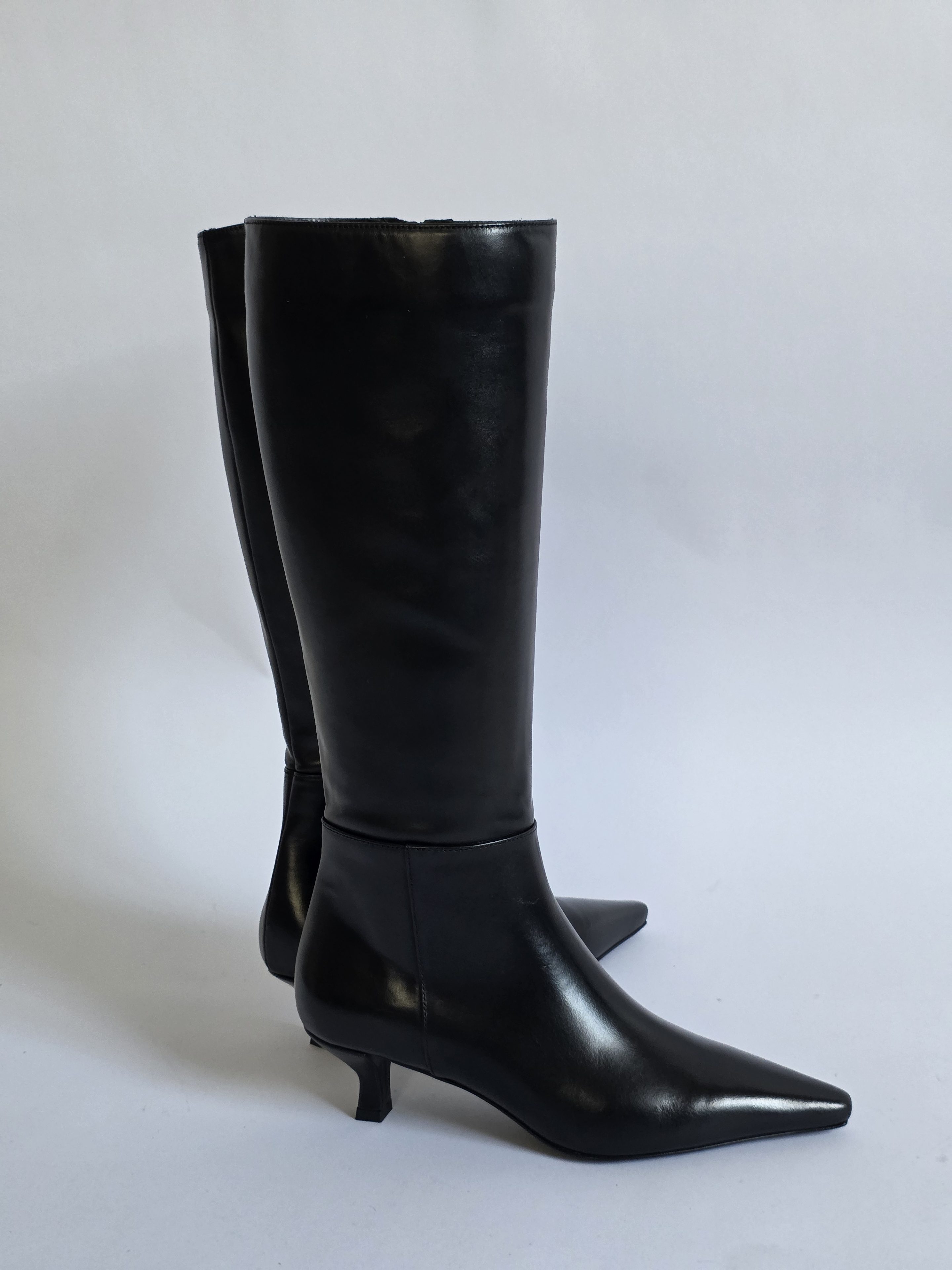 Studio - Alba Black
