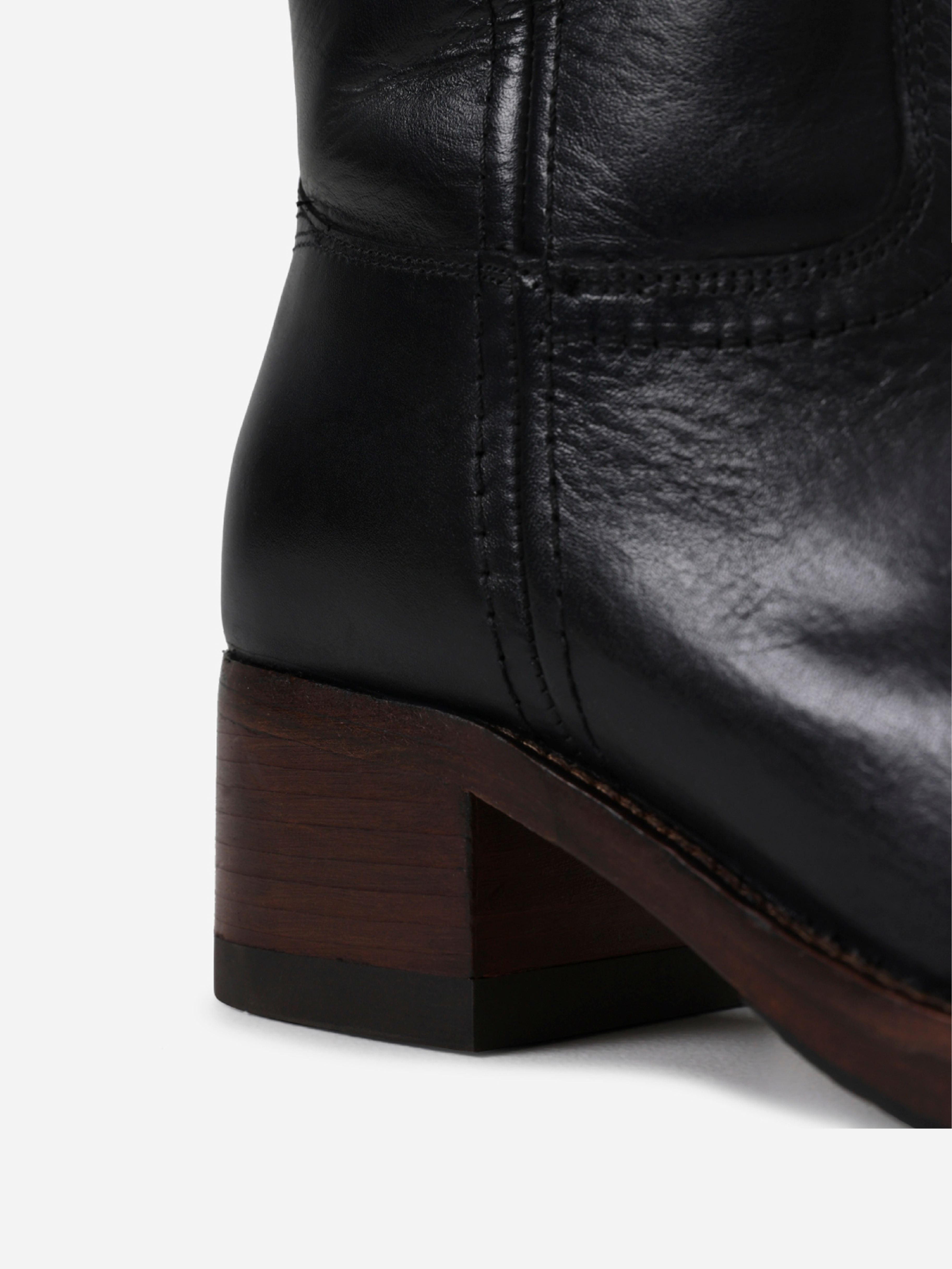 Tesa Black